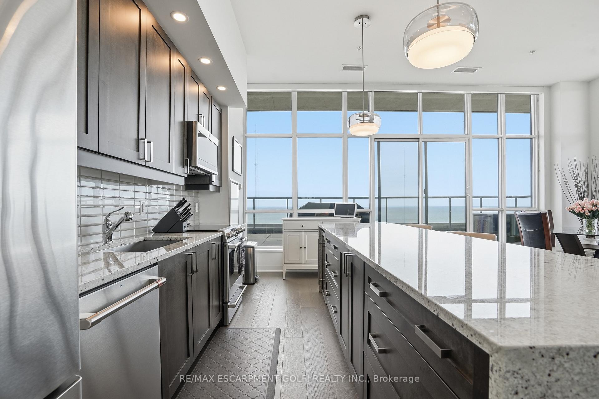Photo 11 of Unit 1504, 550 North Service Road, Grimsby, Grimsby Beach — HOMEH