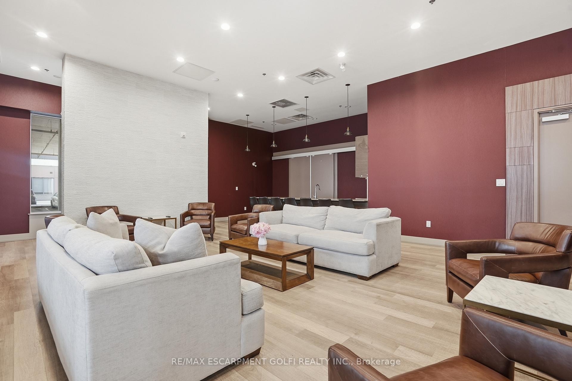 Photo 33 of Unit 1504, 550 North Service Road, Grimsby, Grimsby Beach — HOMEH