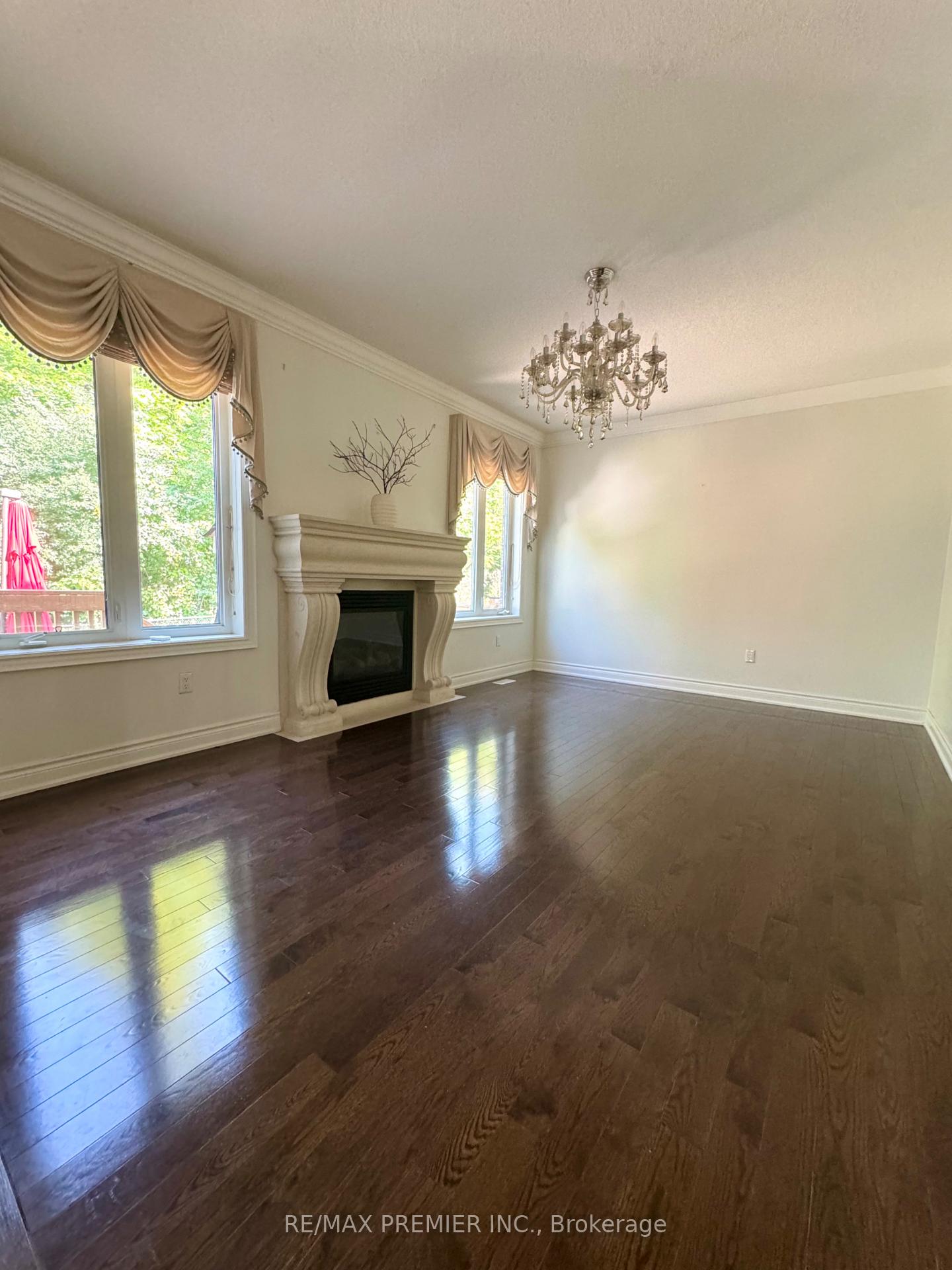 Photo 5 of 67 Cappella Drive, Vaughan, Vellore Village — HOMEH