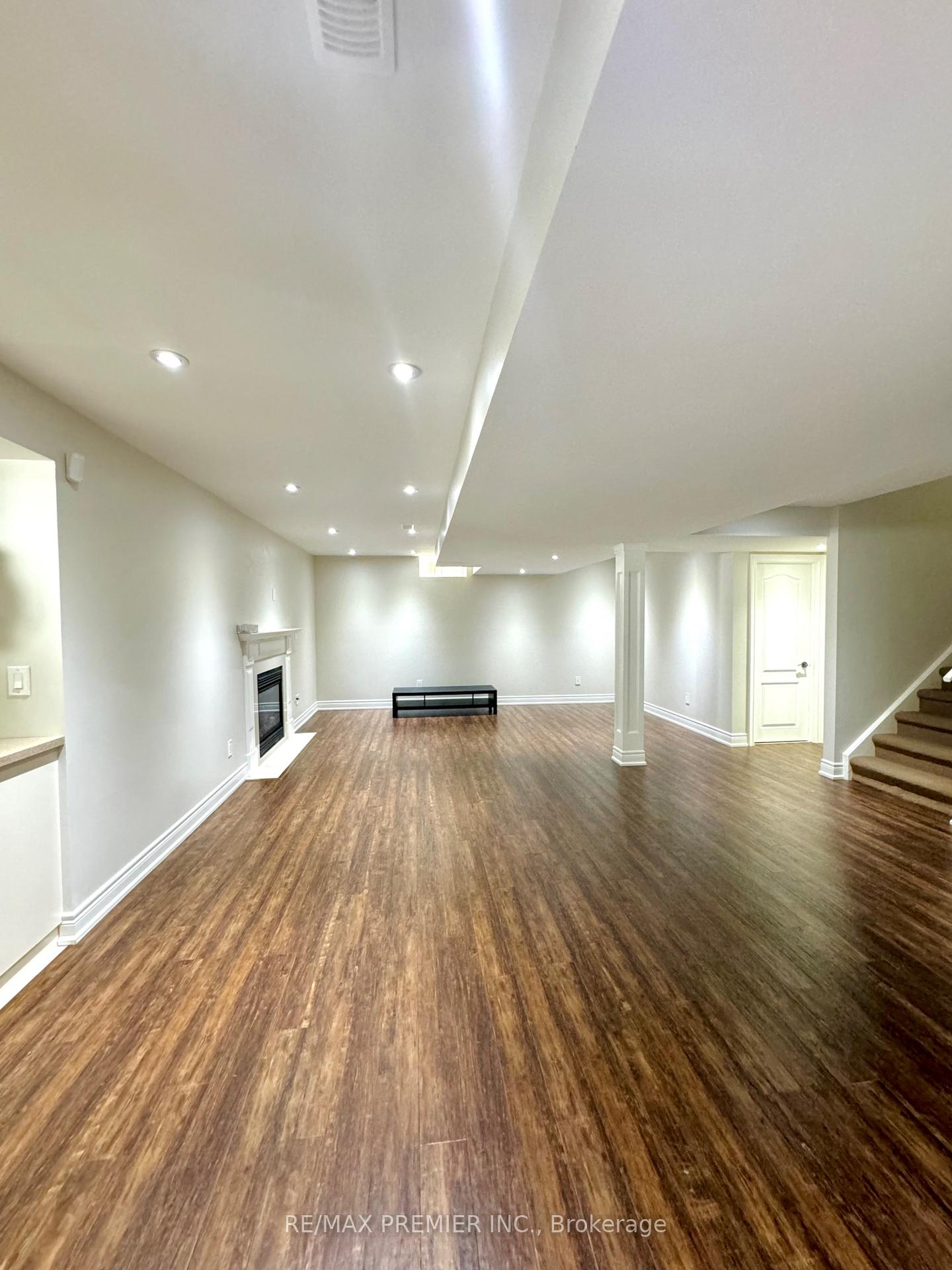 Photo 20 of 67 Cappella Drive, Vaughan, Vellore Village — HOMEH