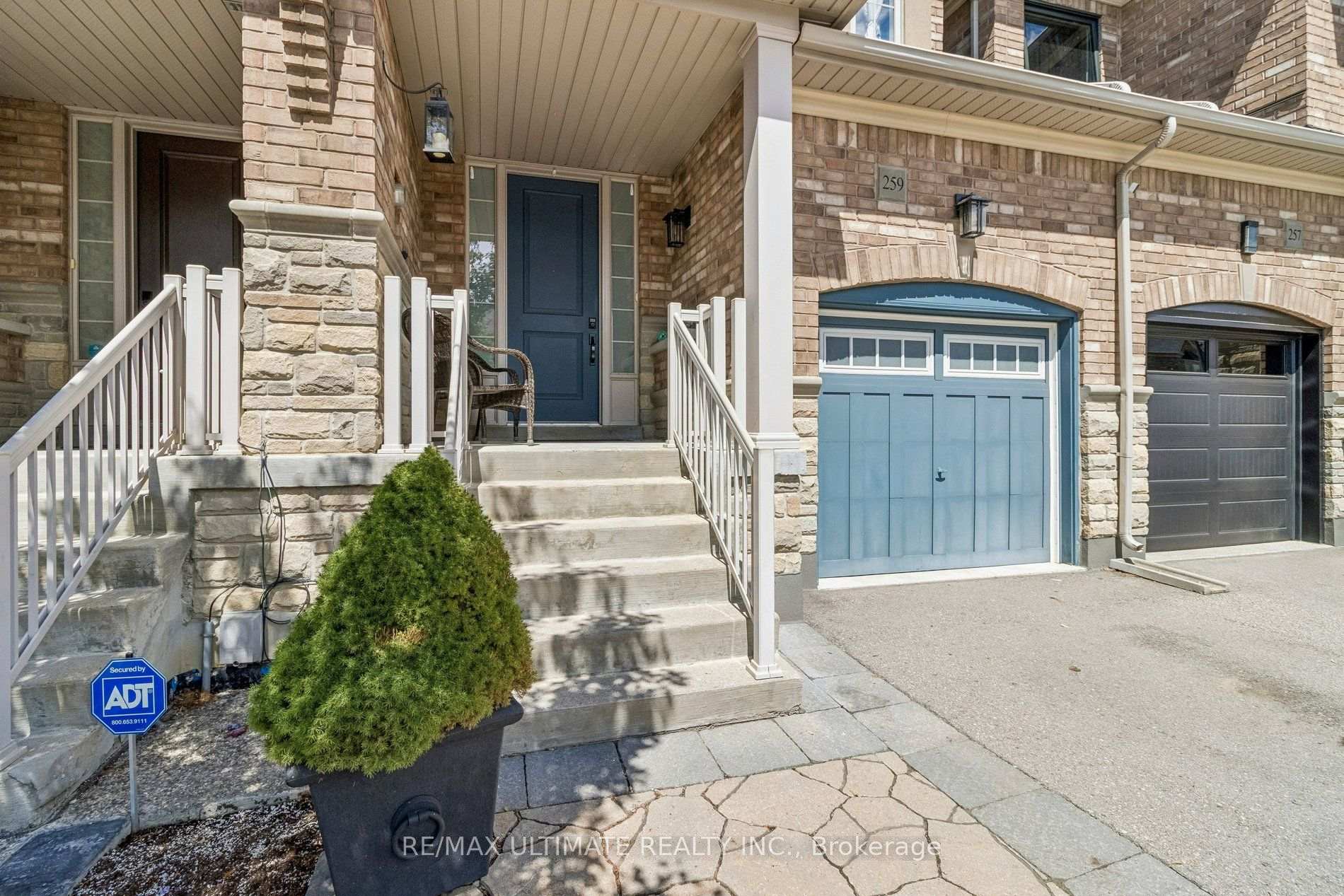 Photo 3 of 259 Wardlaw Place, Vaughan, Vellore Village — HOMEH