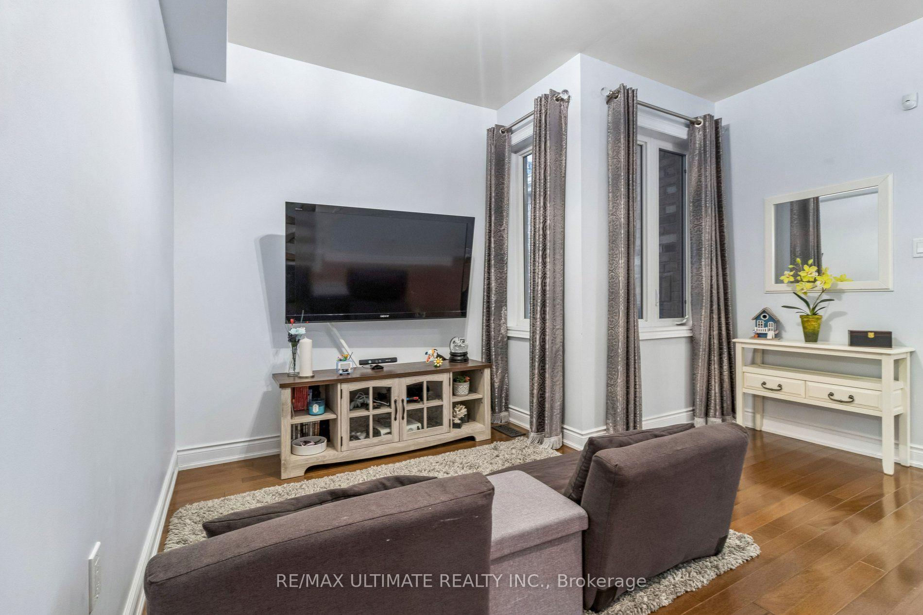 Photo 9 of 259 Wardlaw Place, Vaughan, Vellore Village — HOMEH
