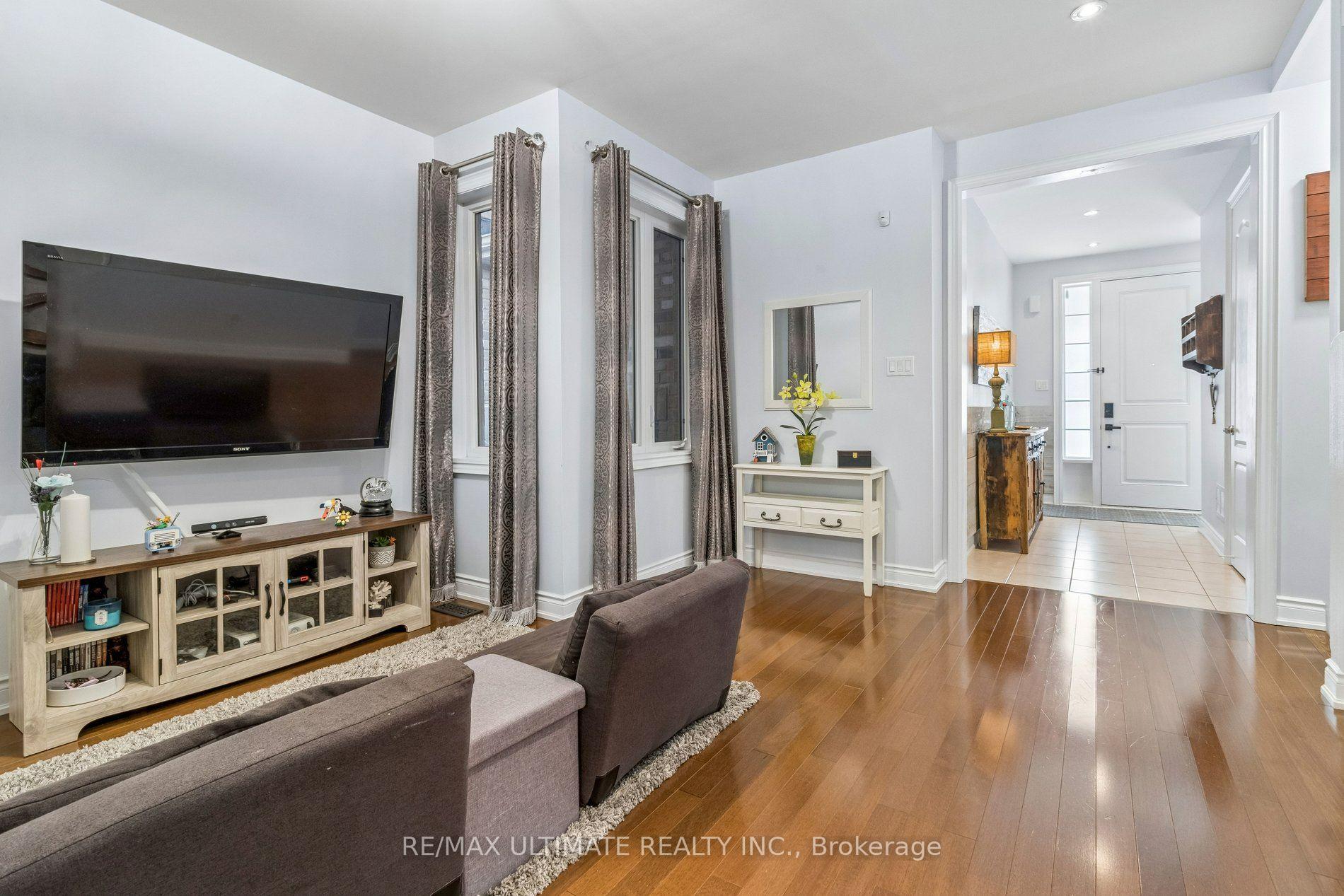 Photo 10 of 259 Wardlaw Place, Vaughan, Vellore Village — HOMEH