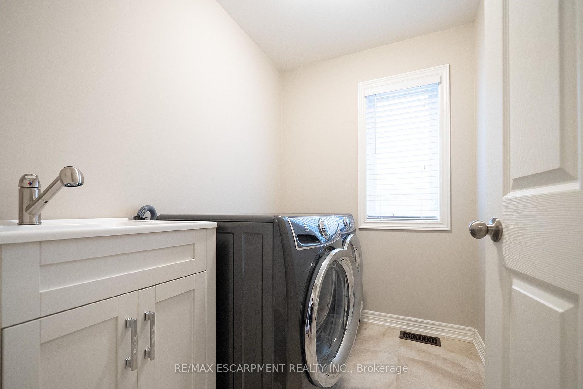 Photo 9 of 169 Mcguiness Drive, Brantford, Empire South — HOMEH