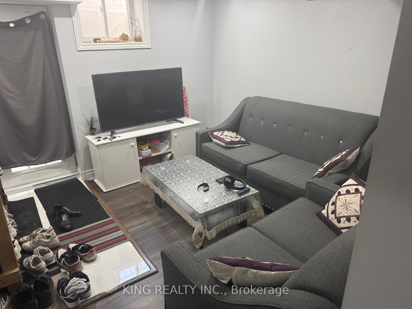 Photo 2 of Unit Basement, 8 Ferncroft Place, Brampton, Fletcher's Meadow — HOMEH