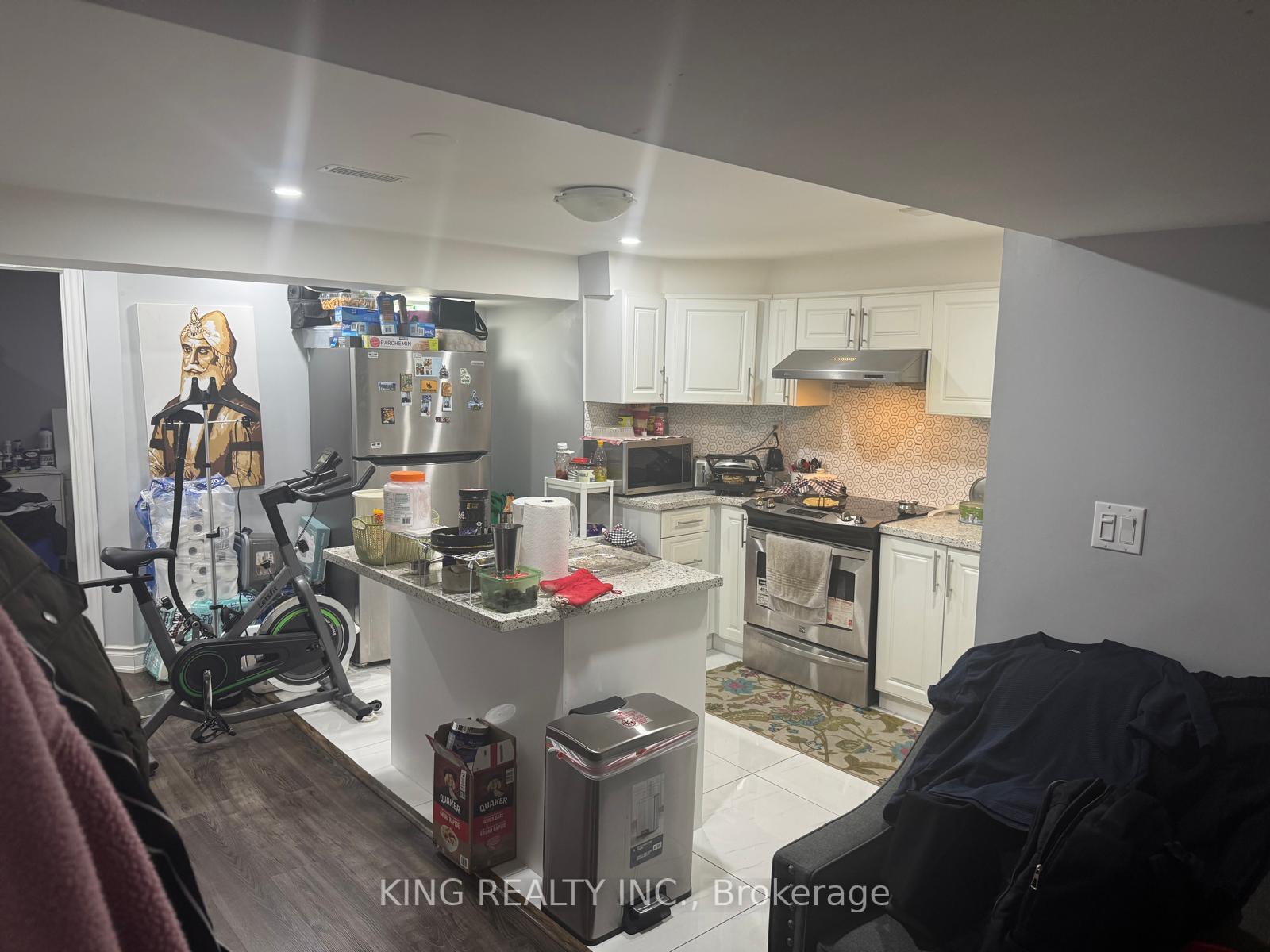 Photo 4 of Unit Basement, 8 Ferncroft Place, Brampton, Fletcher's Meadow — HOMEH