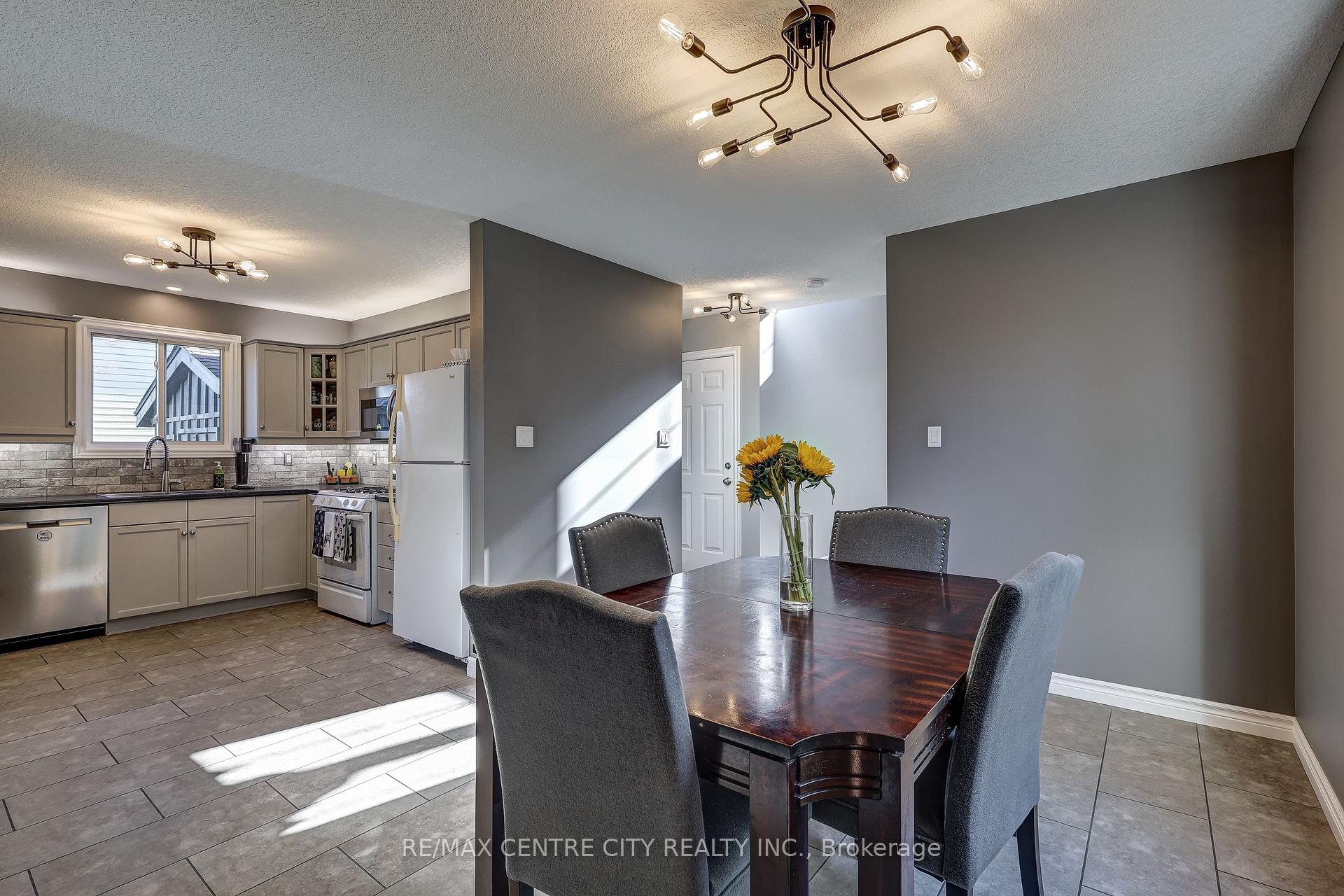 Photo 8 of 42134 Mcbain Line, Central Elgin, Rural Central Elgin — HOMEH