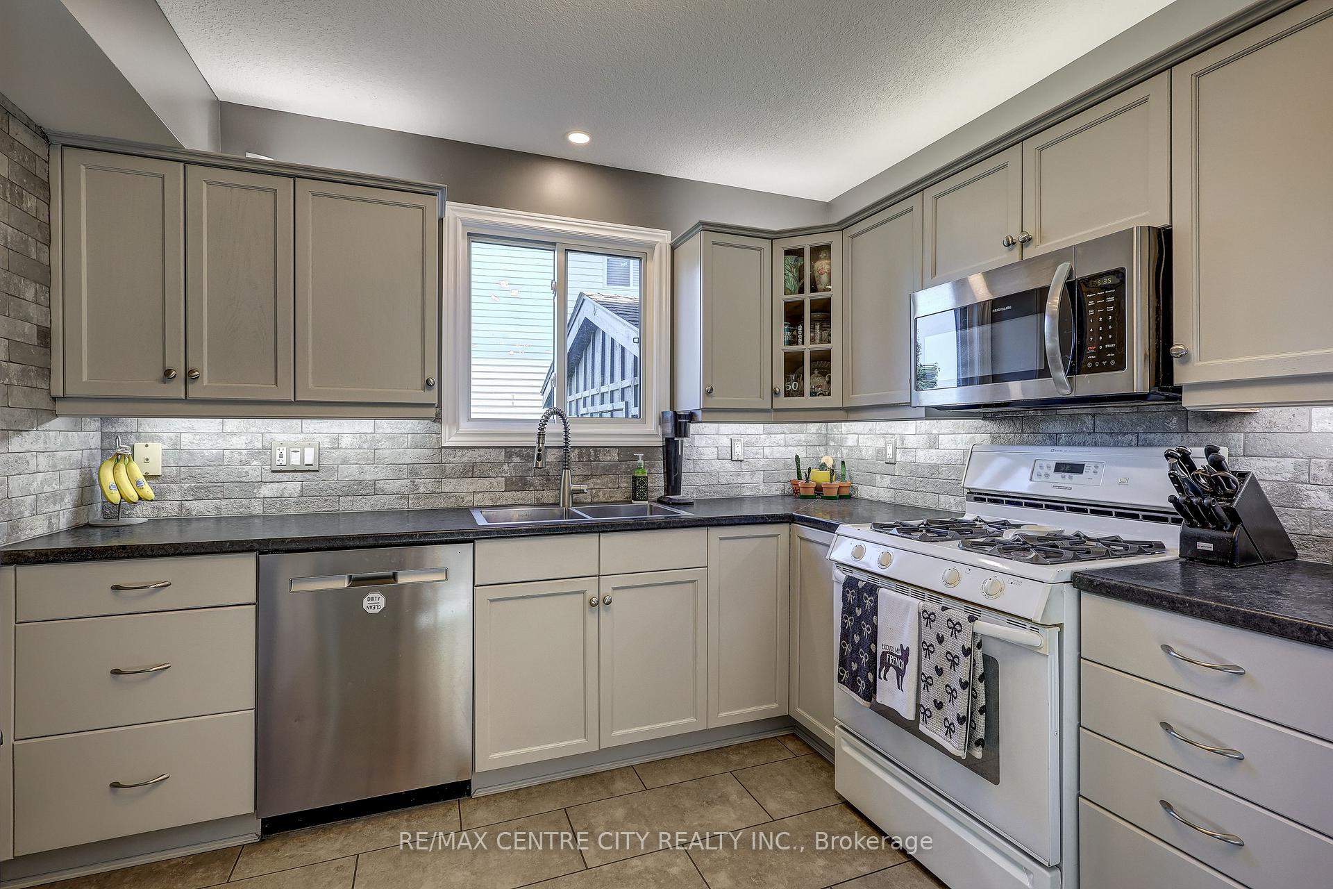 Photo 11 of 42134 Mcbain Line, Central Elgin, Rural Central Elgin — HOMEH