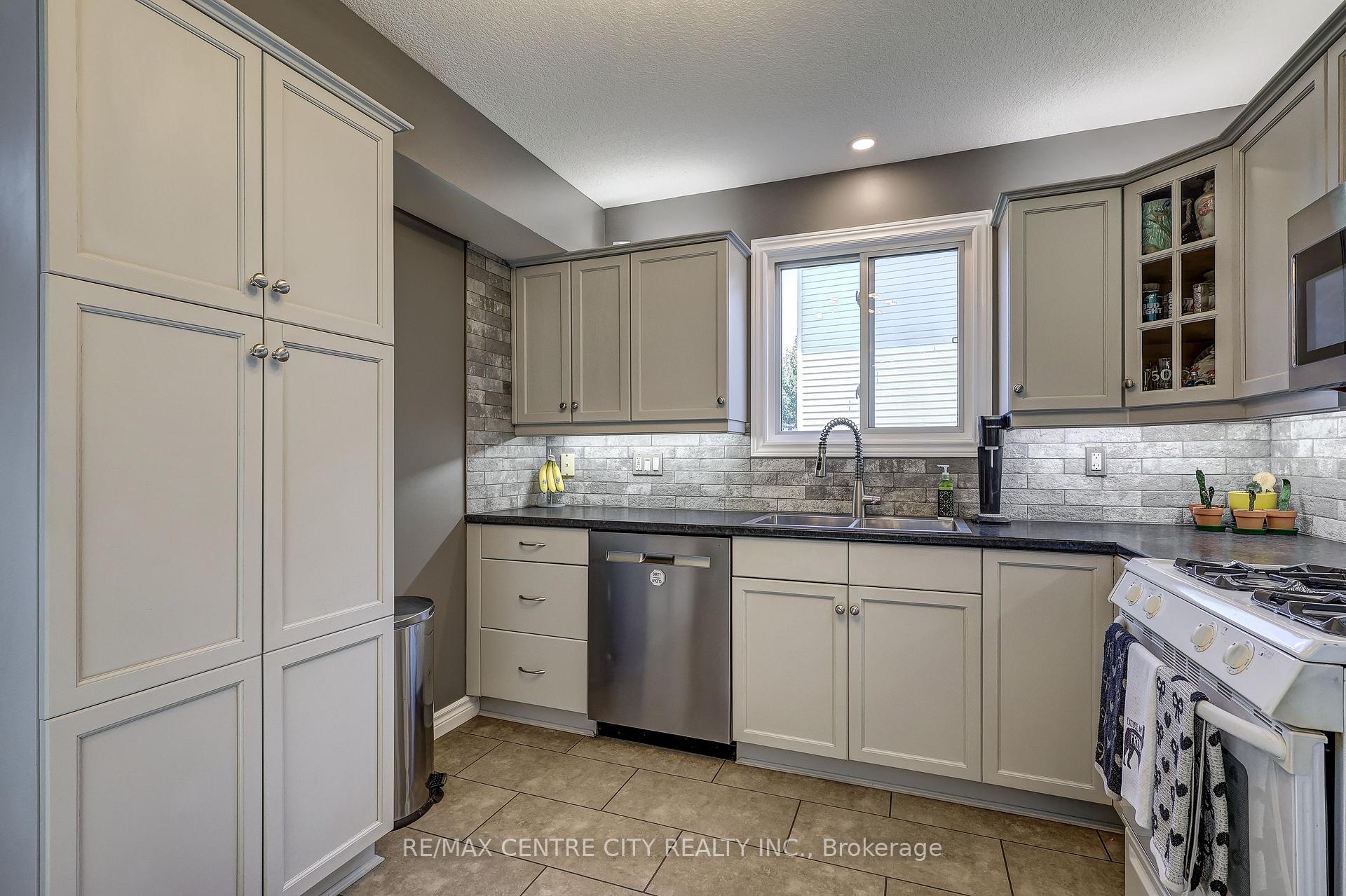 Photo 12 of 42134 Mcbain Line, Central Elgin, Rural Central Elgin — HOMEH