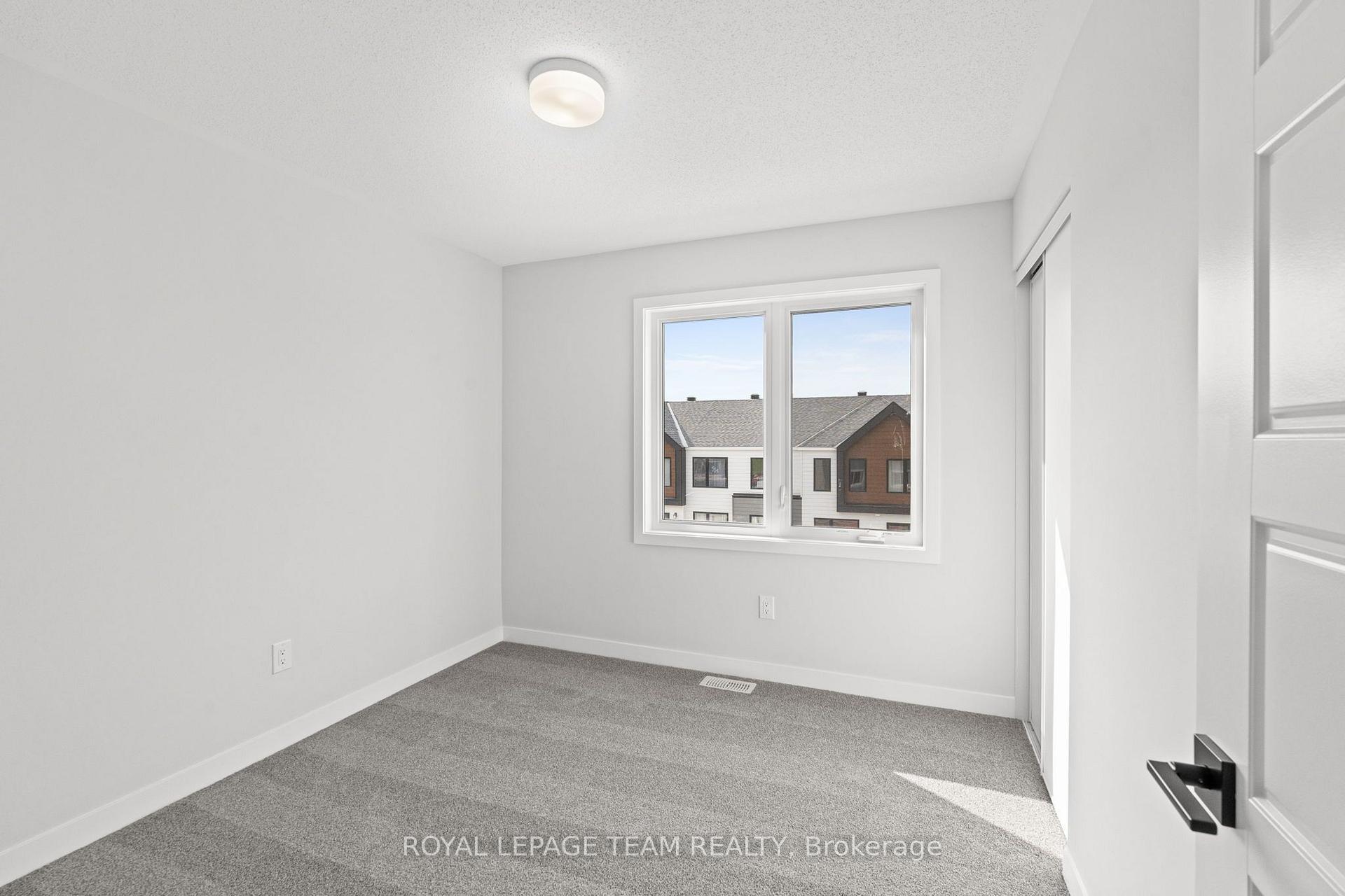 Photo 18 of 2031 Blossite Private, Ottawa, Barrhaven - Heritage Park — HOMEH