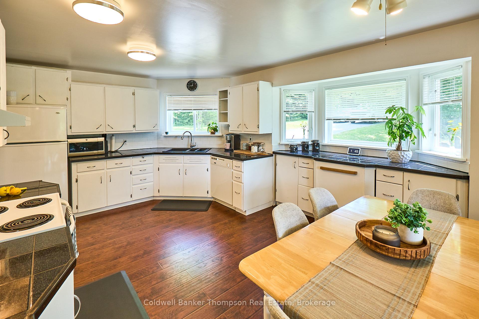 Photo 8 of 550 Valley View Road, Strong — HOMEH