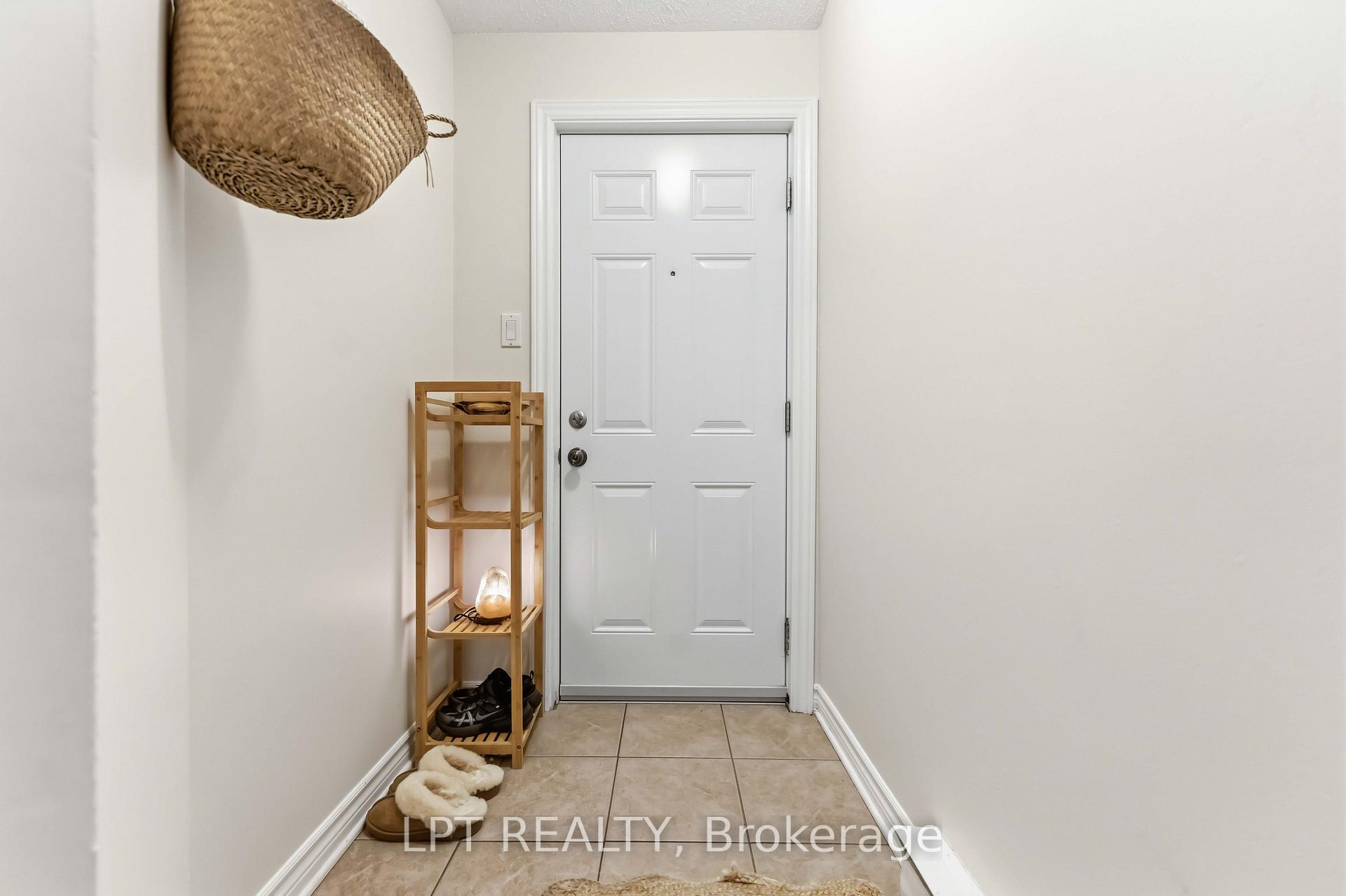 Photo 2 of Unit B, 6722 Jeanne d'Arc Boulevard, Ottawa, Convent Glen North — HOMEH