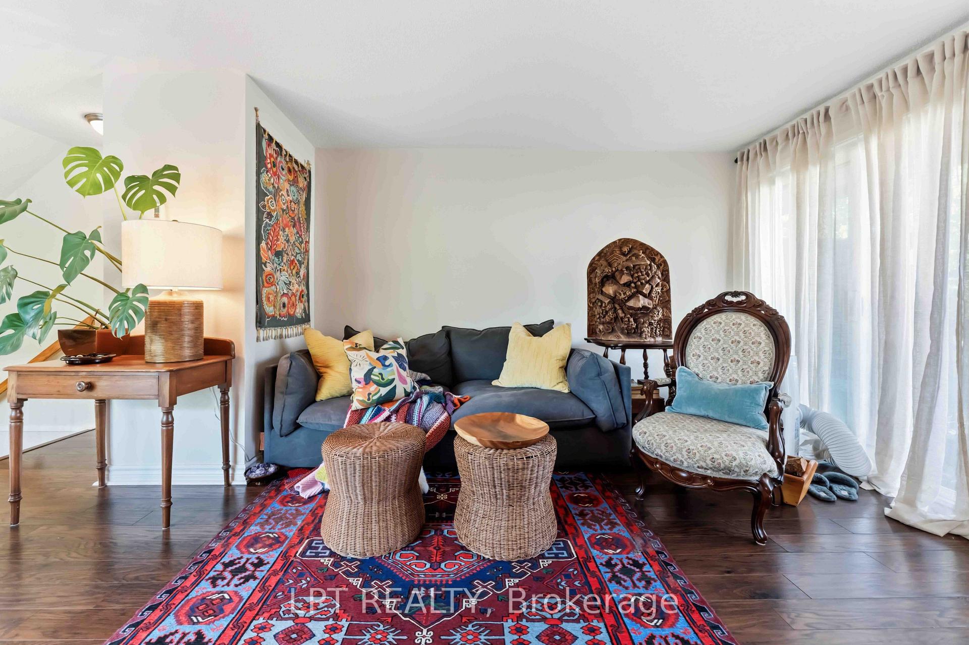 Photo 4 of Unit B, 6722 Jeanne d'Arc Boulevard, Ottawa, Convent Glen North — HOMEH