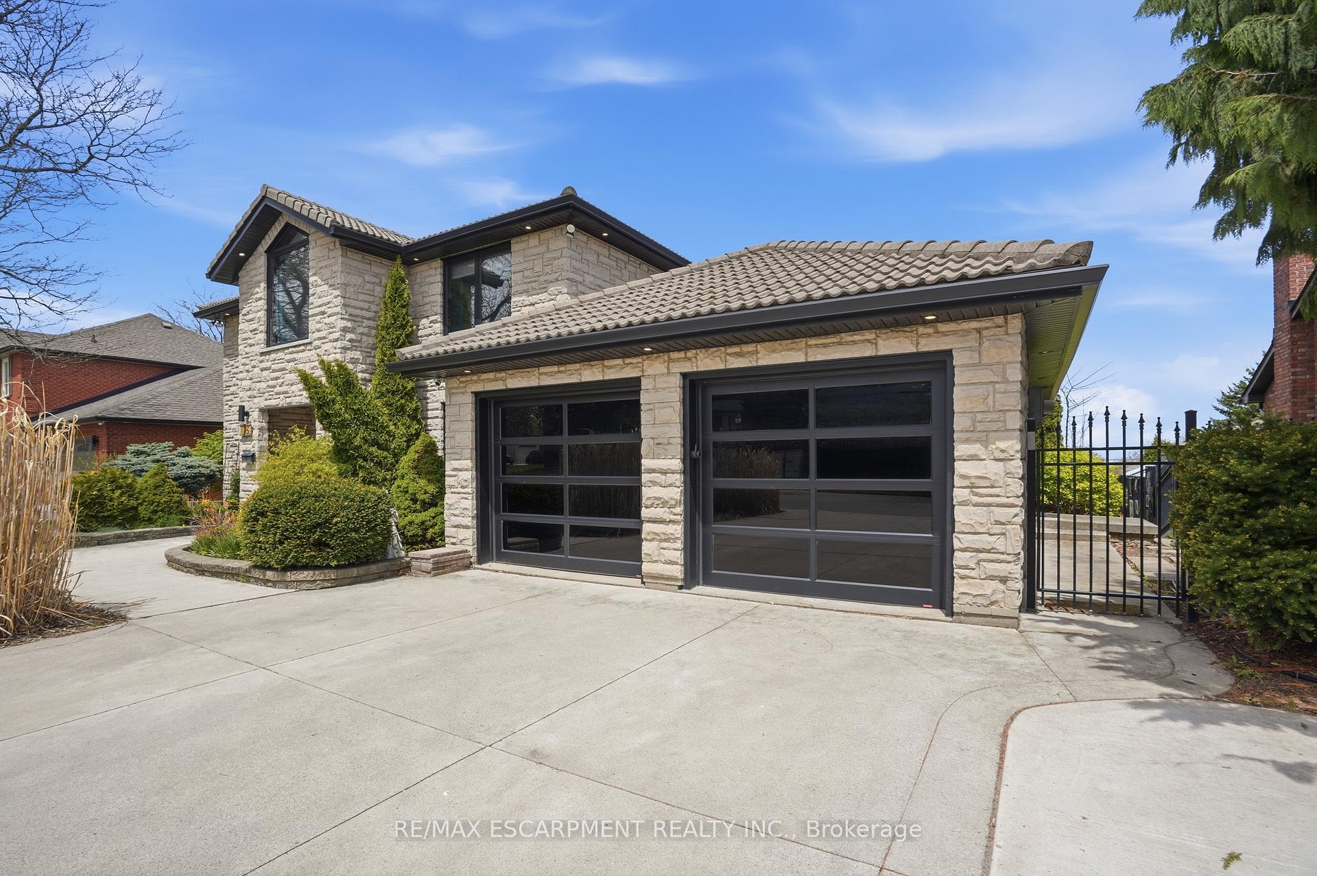 Photo 3 of 176 Albion Falls Boulevard, Hamilton, Trenholme — HOMEH