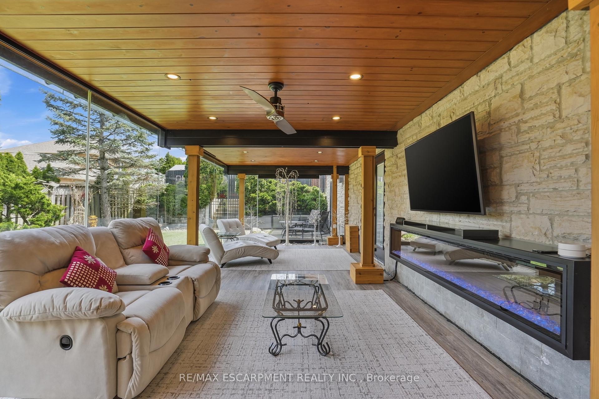 Photo 32 of 176 Albion Falls Boulevard, Hamilton, Trenholme — HOMEH