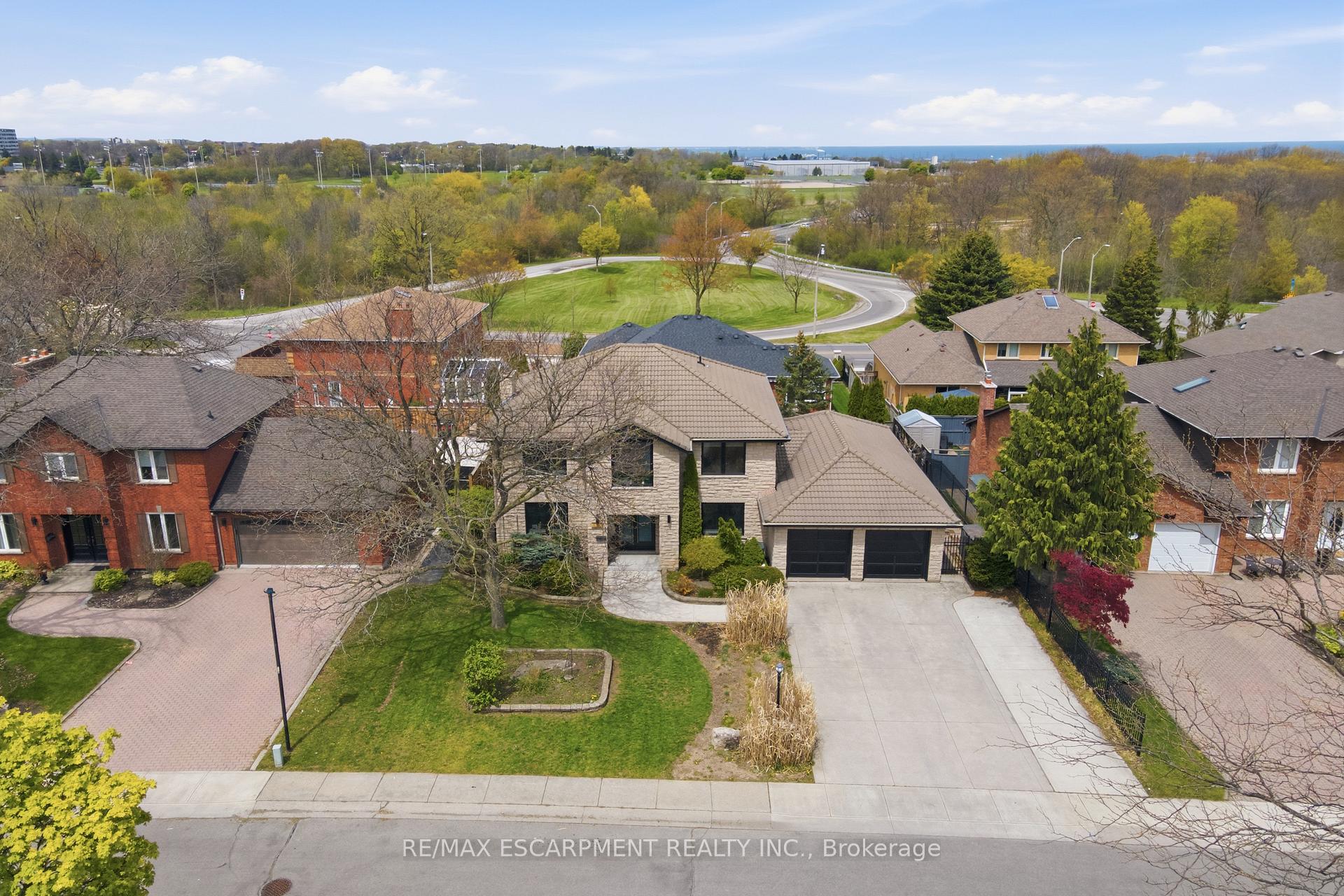 Photo 38 of 176 Albion Falls Boulevard, Hamilton, Trenholme — HOMEH