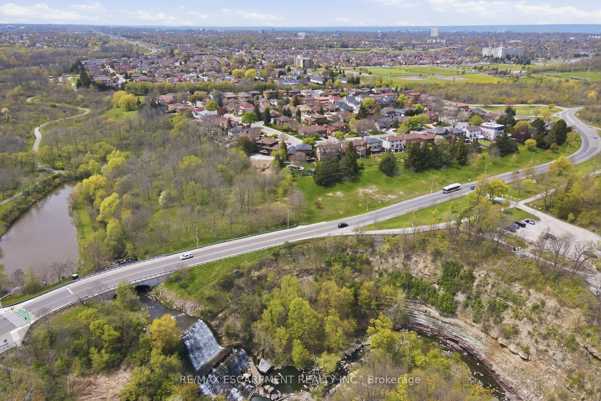 Photo 41 of 176 Albion Falls Boulevard, Hamilton, Trenholme — HOMEH