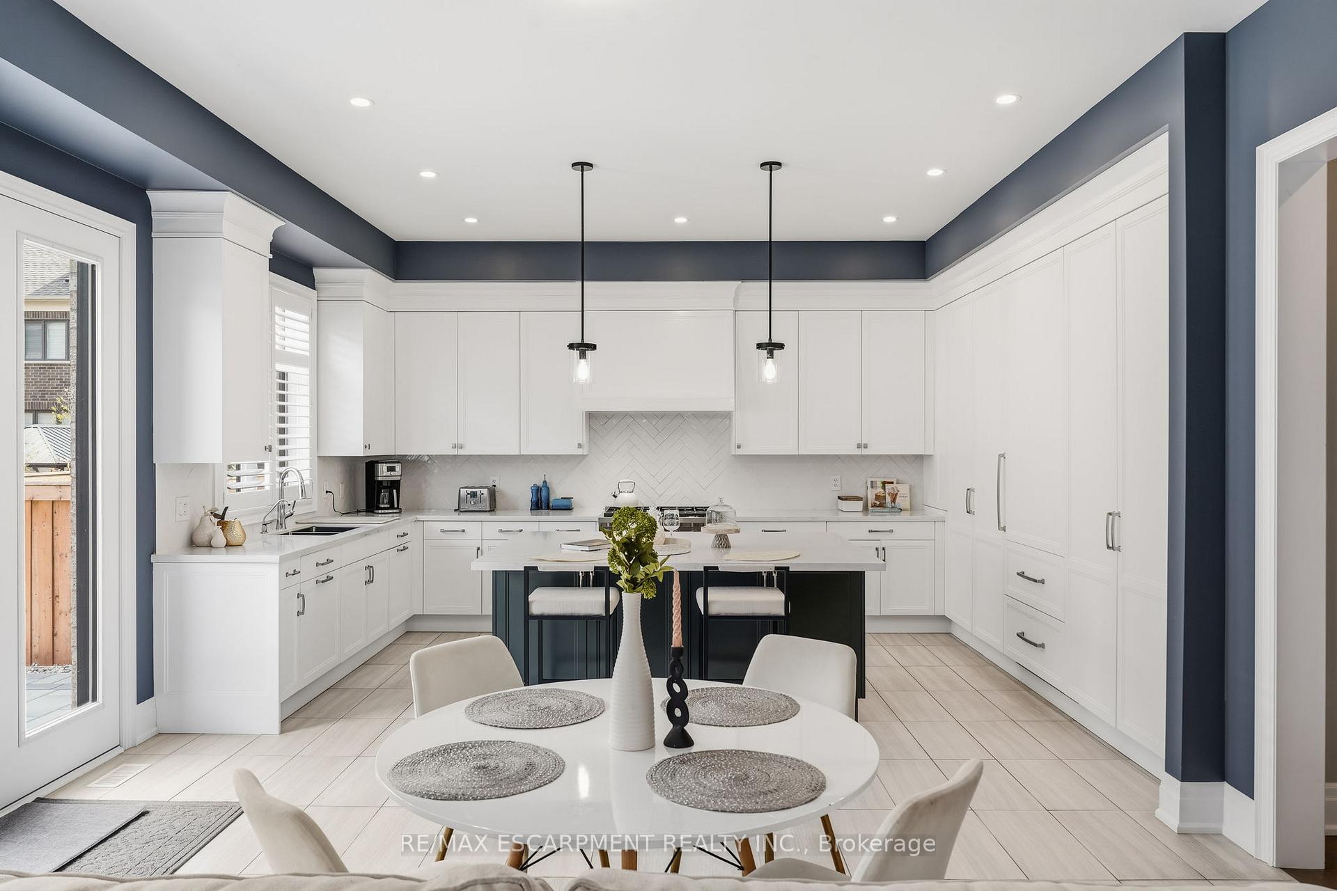 Photo 12 of 1221 Ironbridge Road, Oakville, Glen Abbey — HOMEH