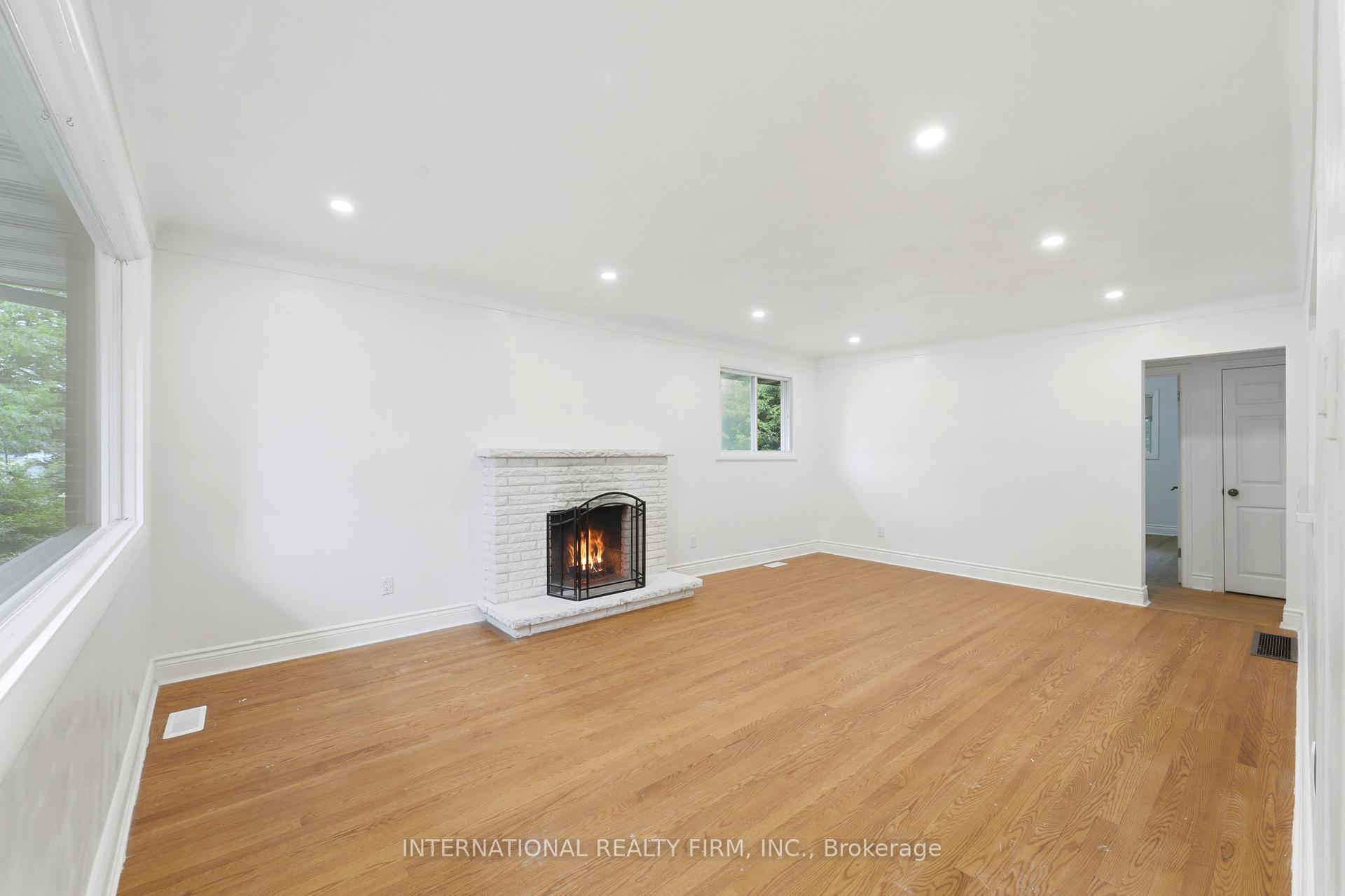 Photo 3 of 1213 Erindale Drive, Ottawa, Copeland Park — HOMEH