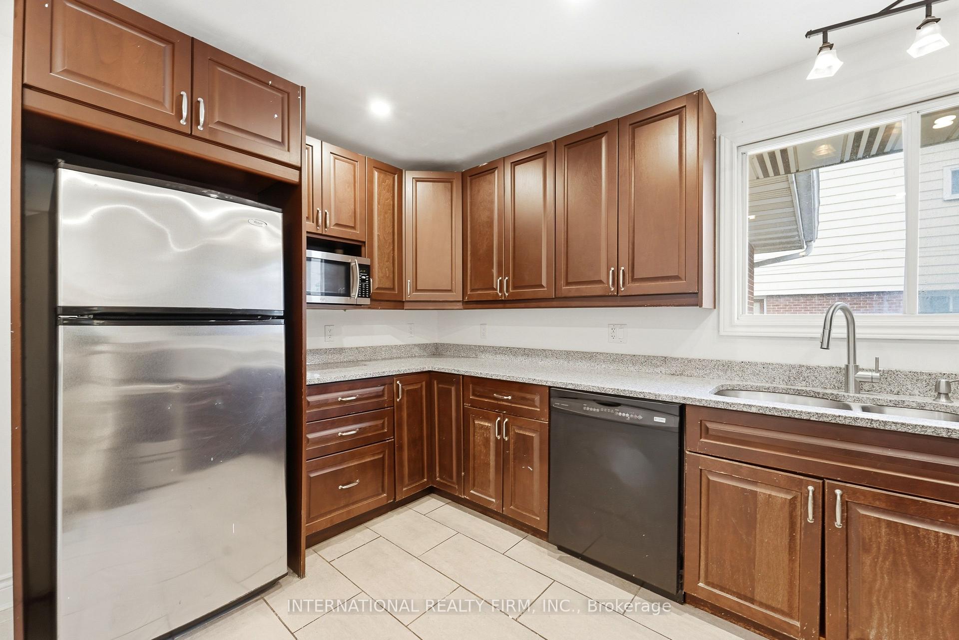 Photo 16 of 1213 Erindale Drive, Ottawa, Copeland Park — HOMEH