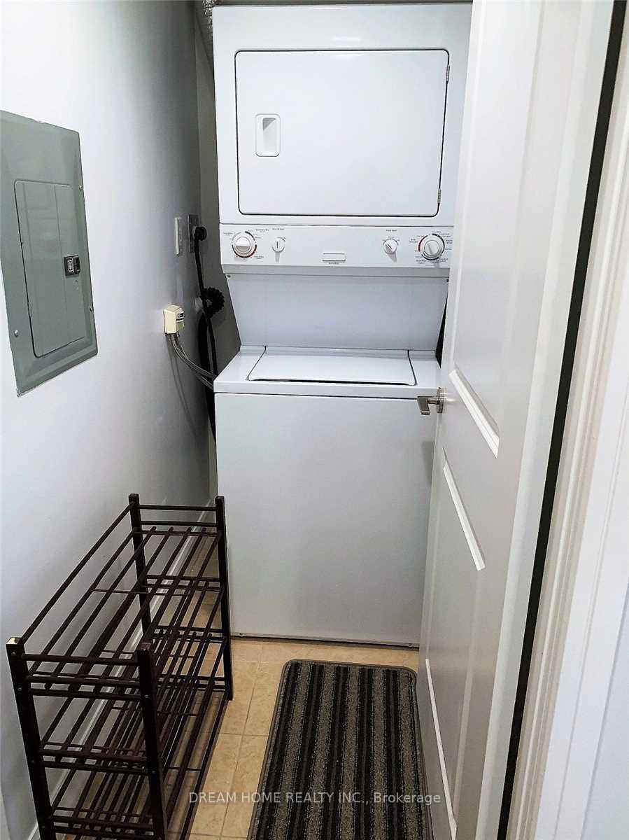 Photo 5 of Unit 1012, 35 Bales Avenue, North York, Willowdale East — HOMEH