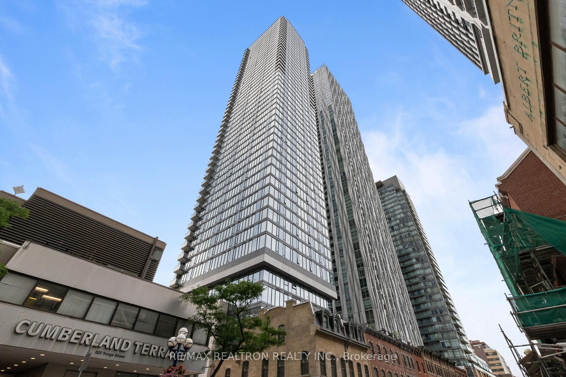 Front of Unit 2704, 8 Cumberland Street