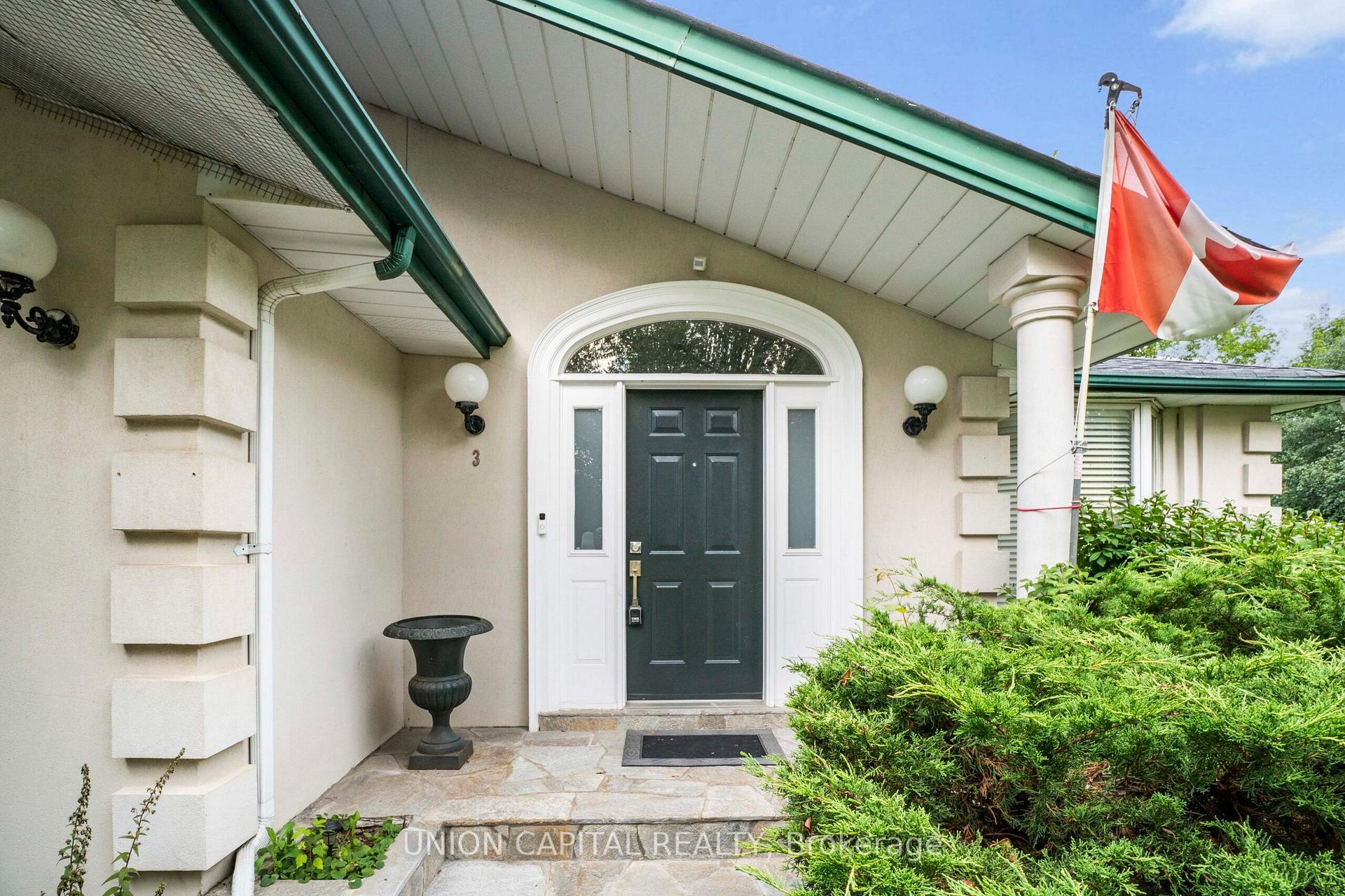Photo 7 of 3 Campbell Court, Markham, Village Green-South Unionville — HOMEH