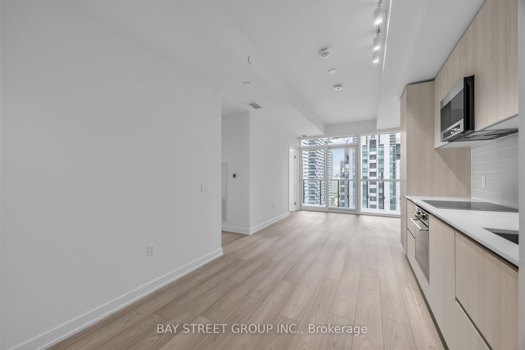 Photo 6 of Unit 1602, 110 Broadway Avenue, Toronto, Mount Pleasant West — HOMEH
