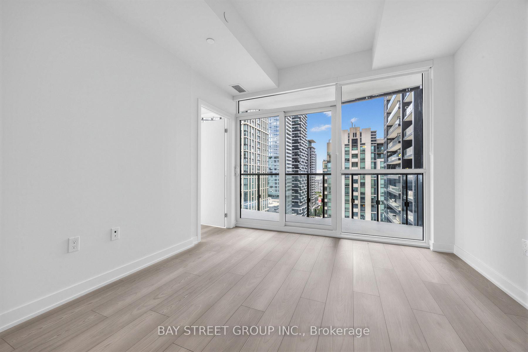 Photo 10 of Unit 1602, 110 Broadway Avenue, Toronto, Mount Pleasant West — HOMEH