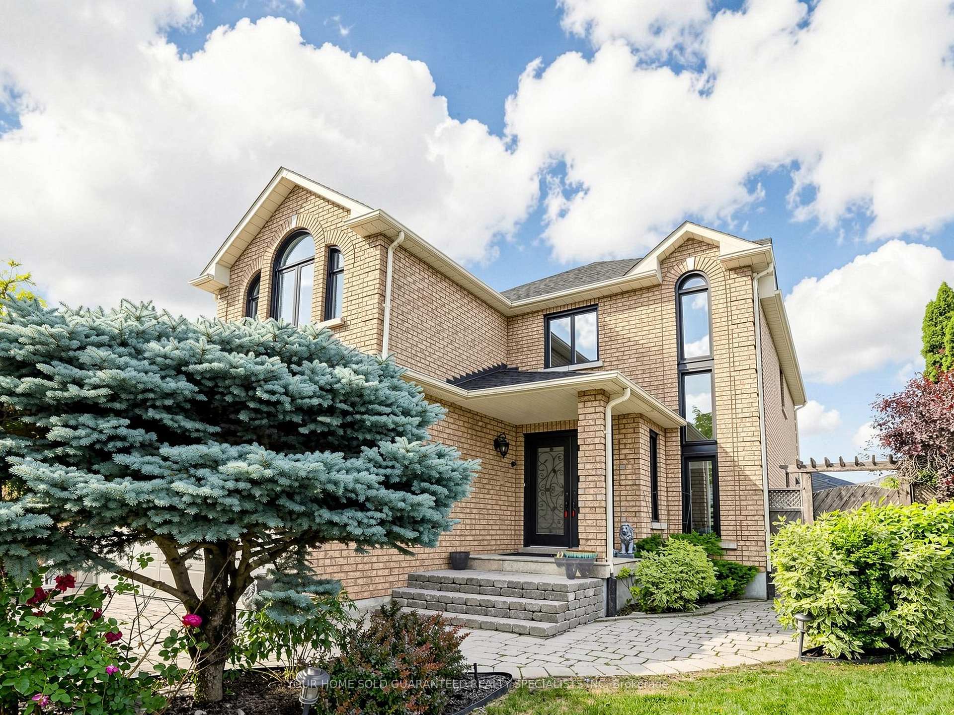 Photo 2 of Unit Lower Unit, 235 Caproni Drive, Vaughan, Maple — HOMEH