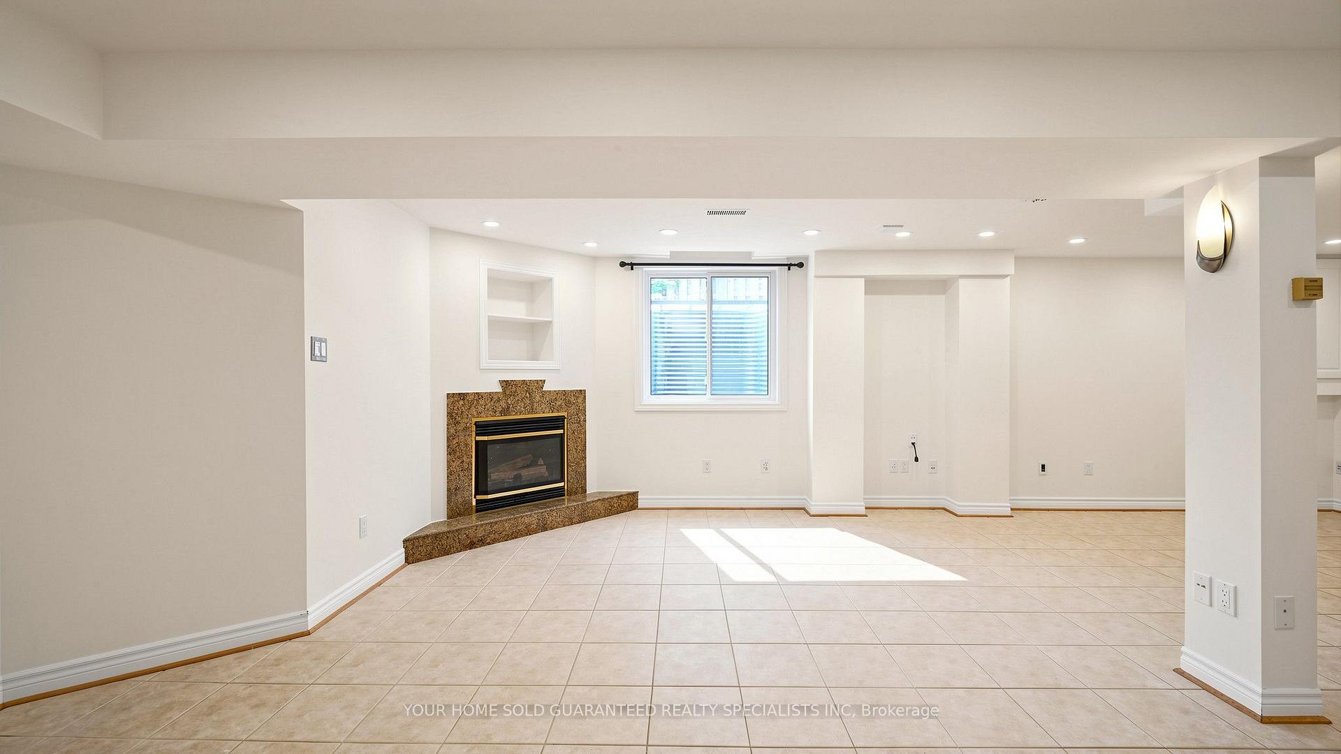 Photo 3 of Unit Lower Unit, 235 Caproni Drive, Vaughan, Maple — HOMEH