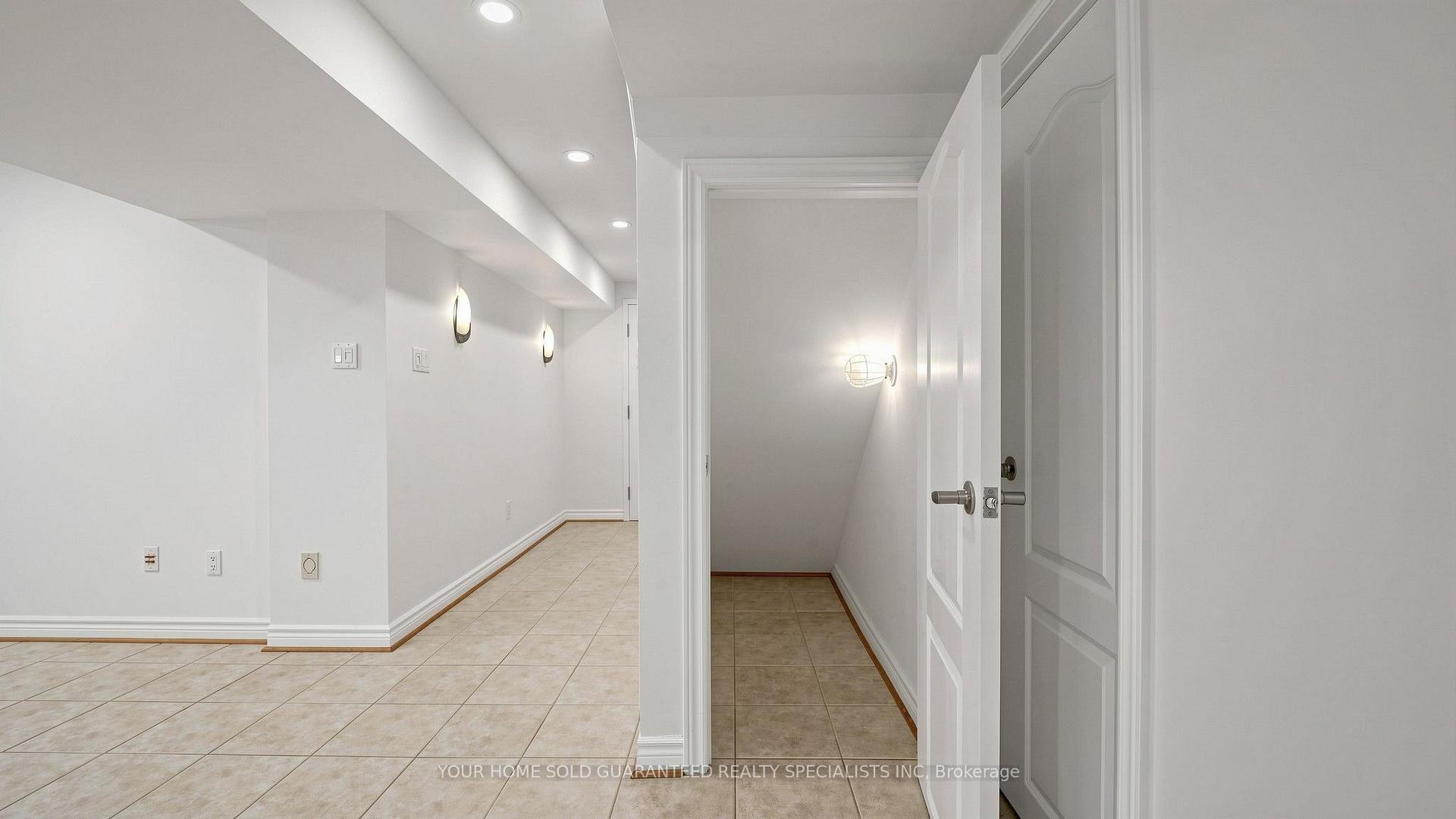 Photo 12 of Unit Lower Unit, 235 Caproni Drive, Vaughan, Maple — HOMEH