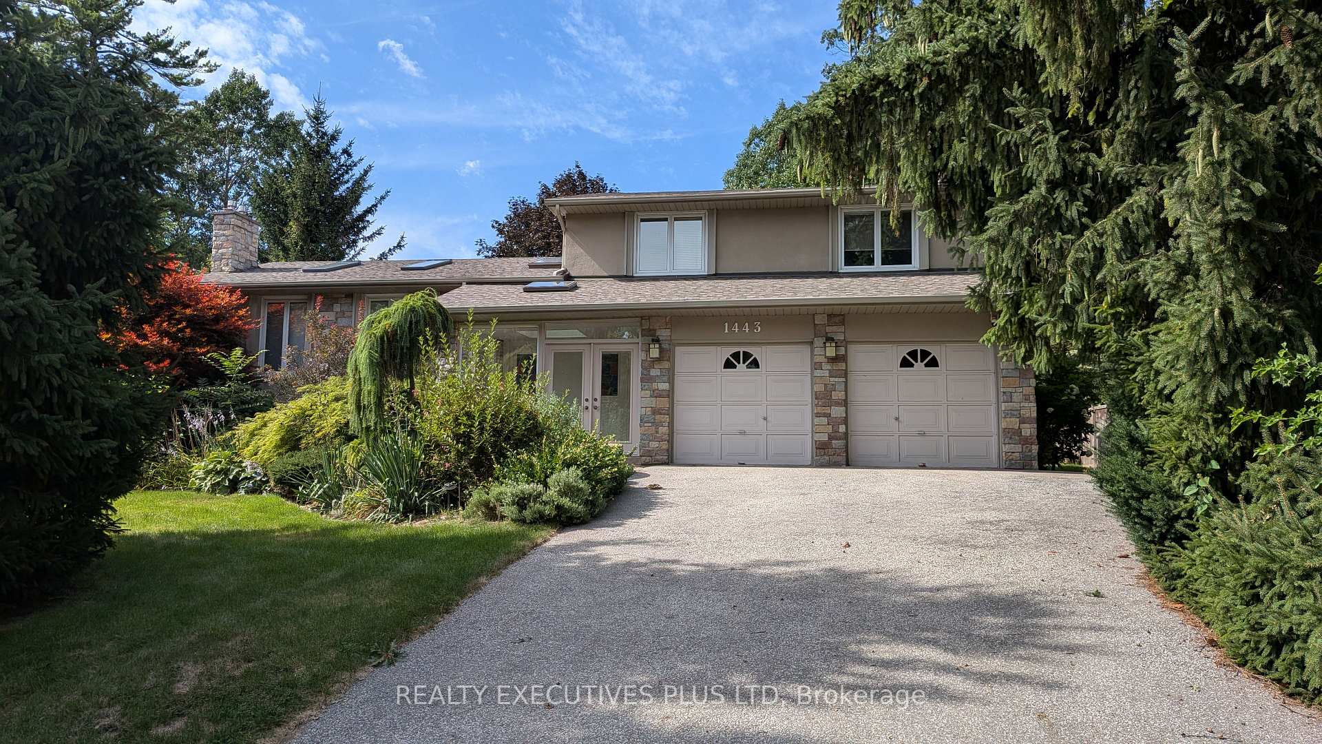 Front of 1443 Birchwood Drive