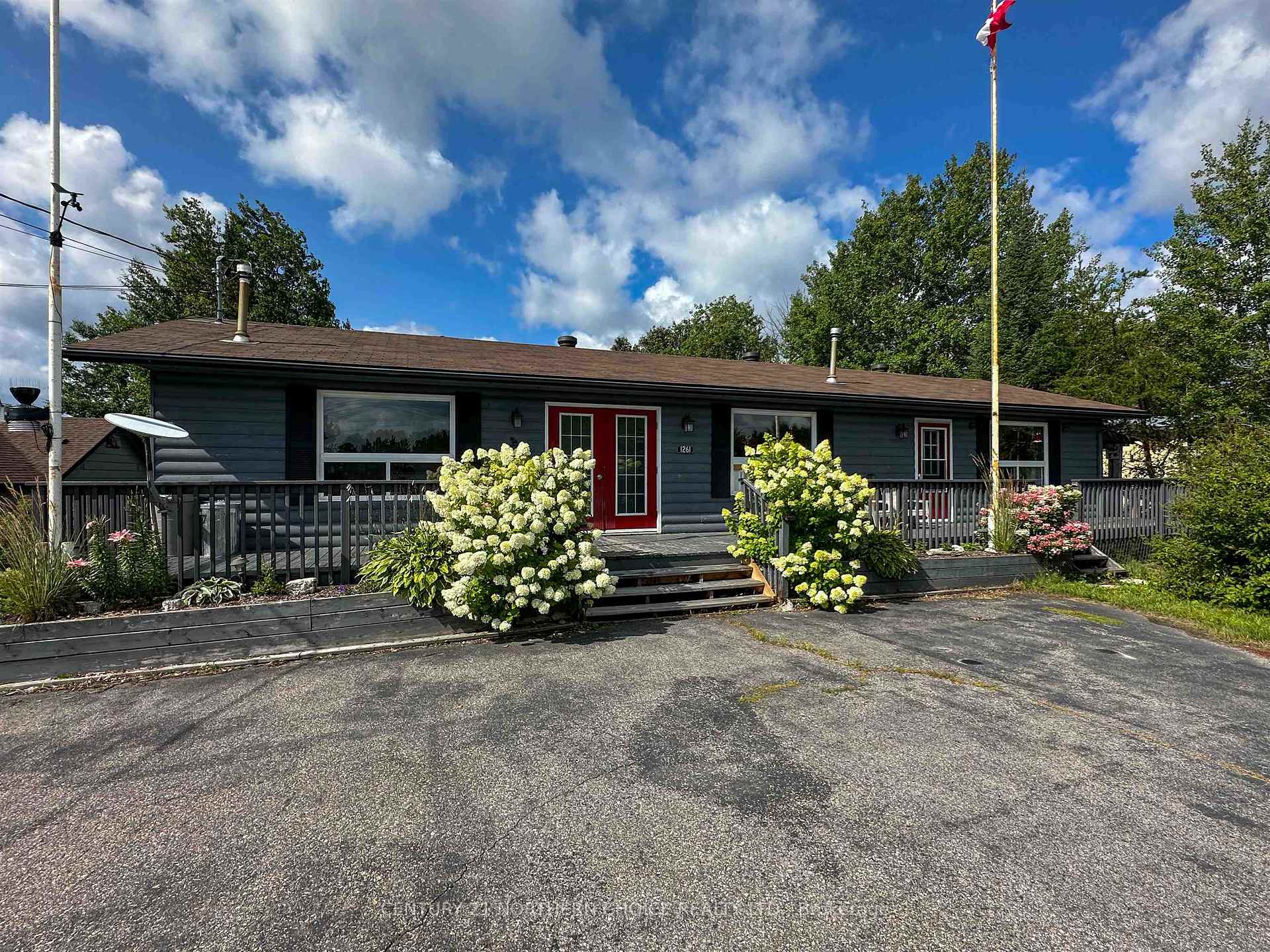 Photo of 1261 Highway 105