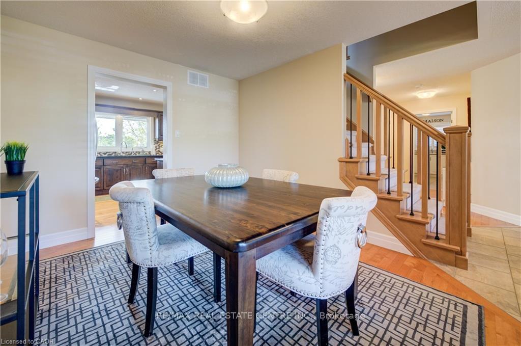 Photo 6 of 135 Gerber Meadows Drive, Wellesley — HOMEH