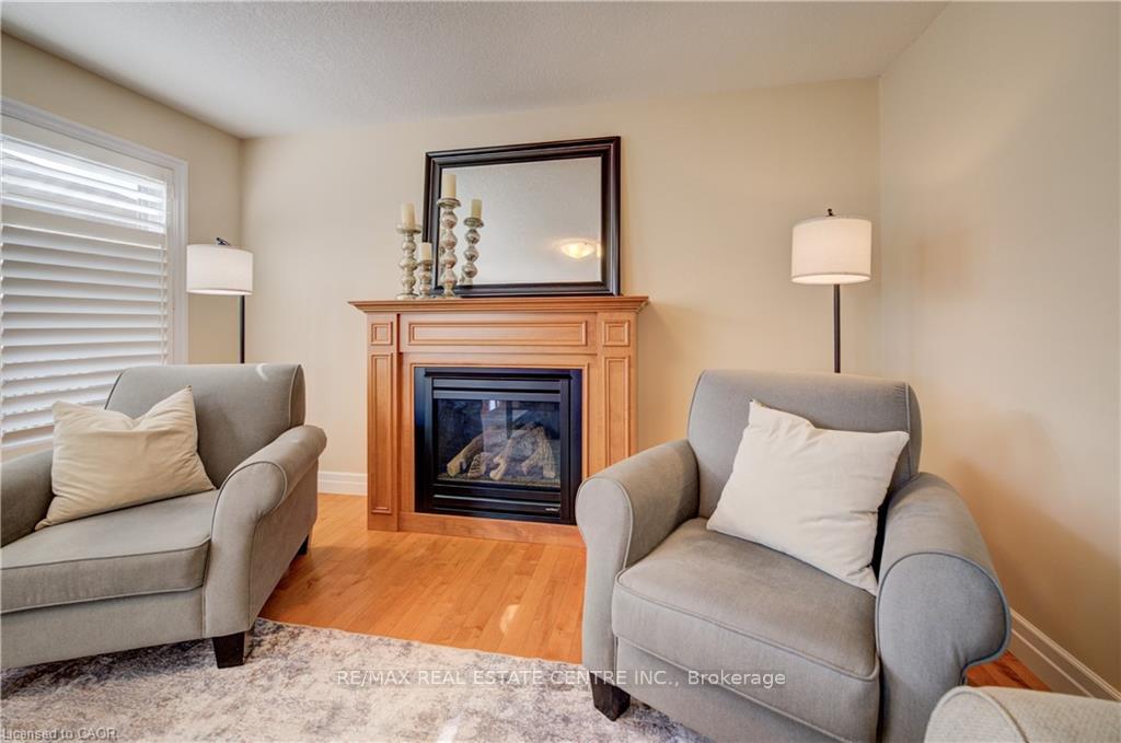 Photo 11 of 135 Gerber Meadows Drive, Wellesley — HOMEH
