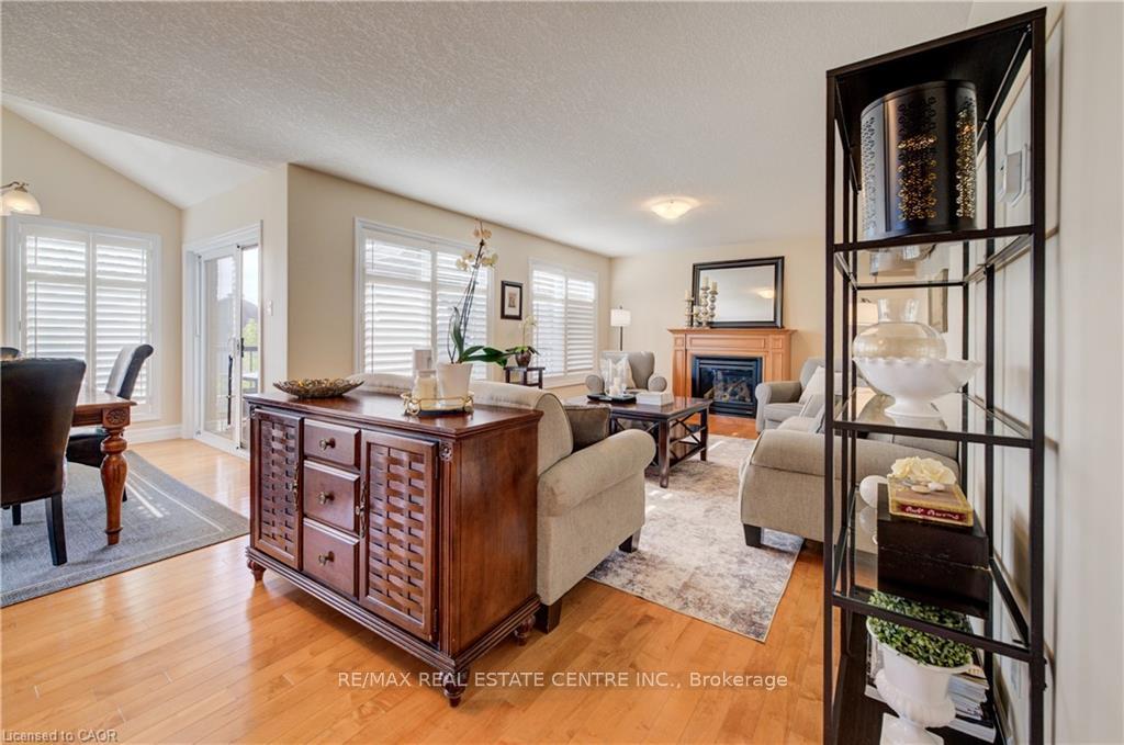 Photo 23 of 135 Gerber Meadows Drive, Wellesley — HOMEH