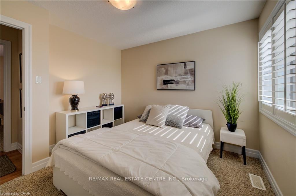 Photo 32 of 135 Gerber Meadows Drive, Wellesley — HOMEH