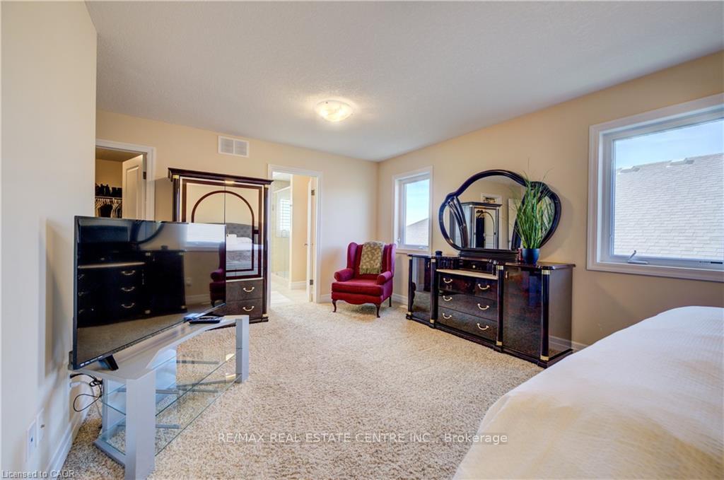 Photo 40 of 135 Gerber Meadows Drive, Wellesley — HOMEH
