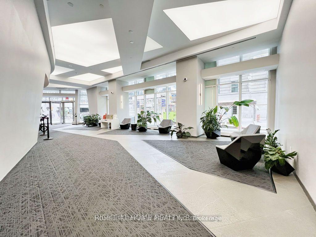 Photo 5 of Unit 3709, 8 The Esplanade, Toronto, Waterfront Communities — HOMEH