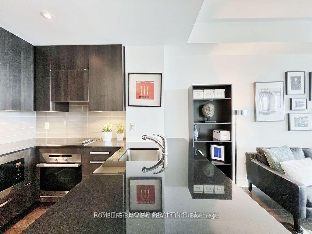 Photo 7 of Unit 3709, 8 The Esplanade, Toronto, Waterfront Communities — HOMEH