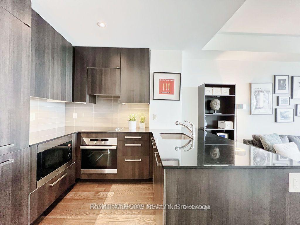 Photo 8 of Unit 3709, 8 The Esplanade, Toronto, Waterfront Communities — HOMEH