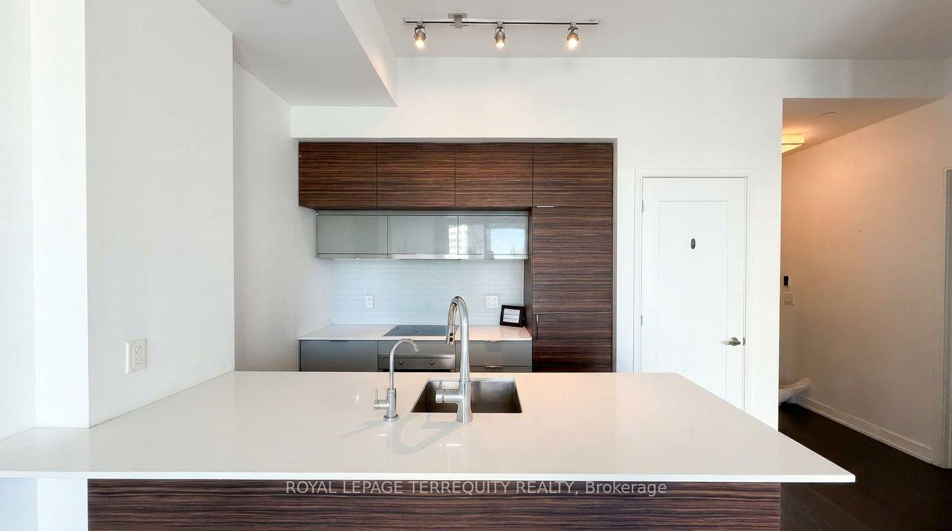 Photo 5 of Unit 4707, 88 Scott Street, Toronto, Church-Yonge Corridor — HOMEH
