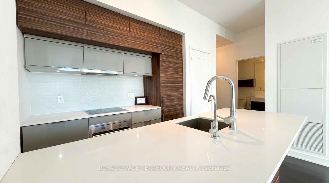 Photo 6 of Unit 4707, 88 Scott Street, Toronto, Church-Yonge Corridor — HOMEH
