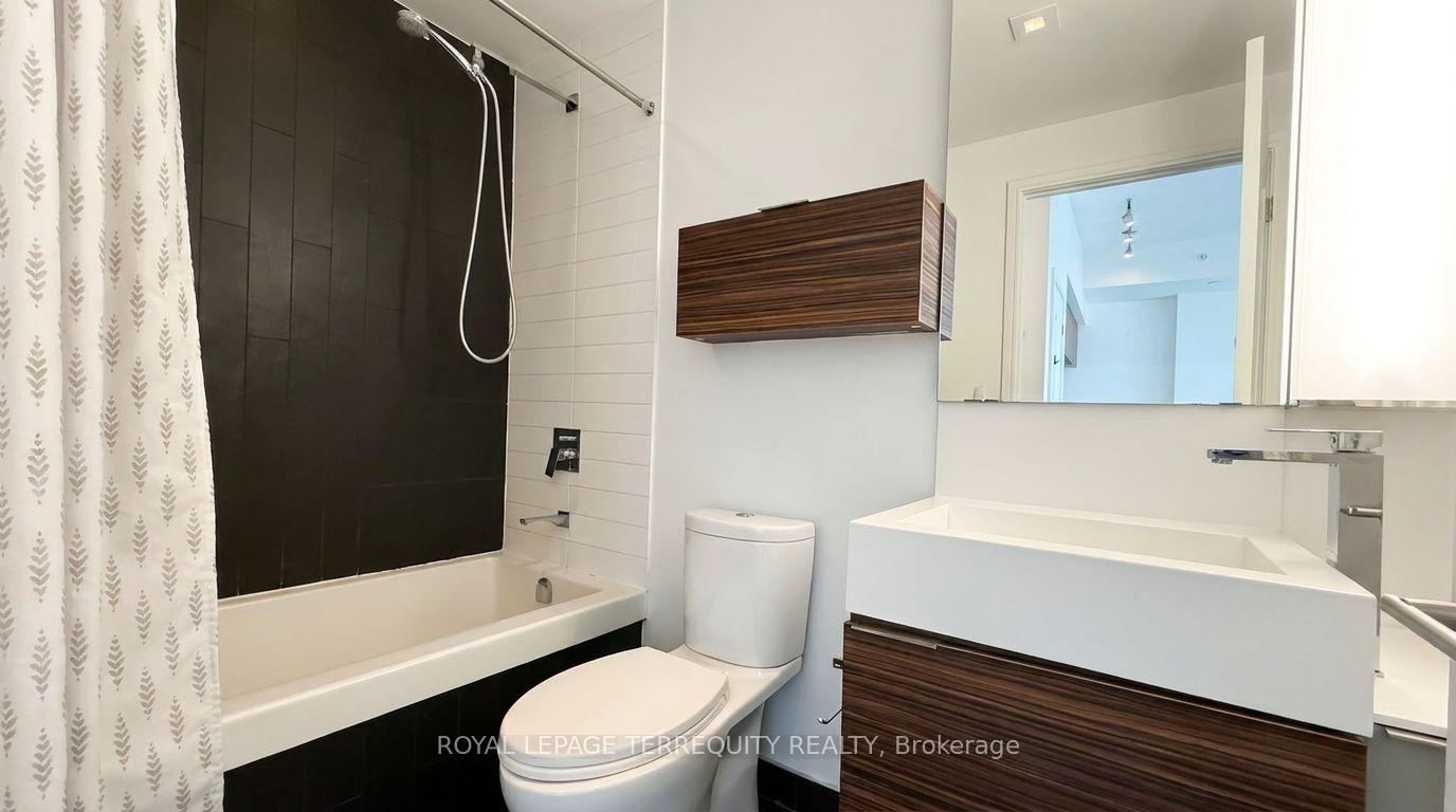 Photo 11 of Unit 4707, 88 Scott Street, Toronto, Church-Yonge Corridor — HOMEH