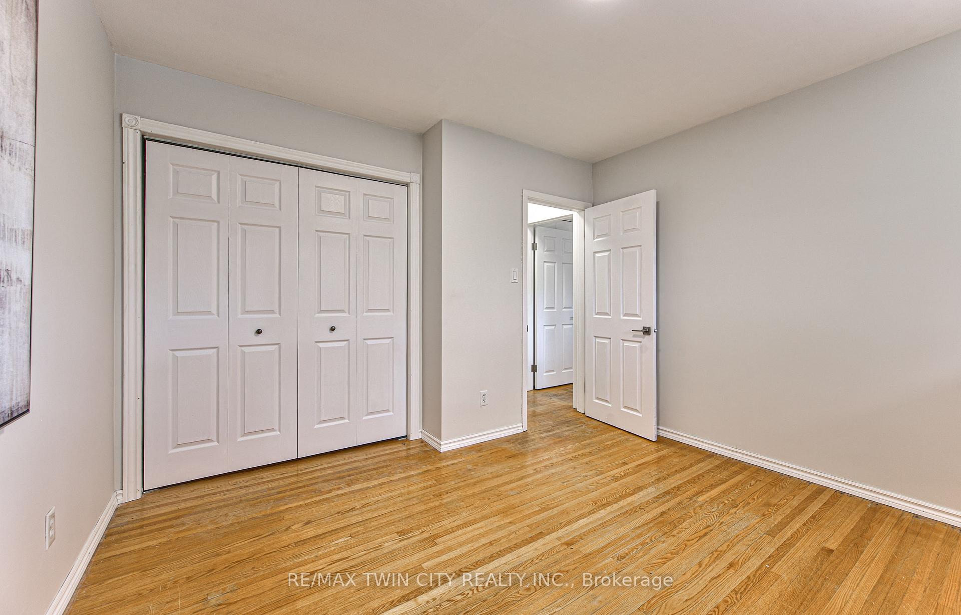 Photo 17 of 104 Springbank Crescent, Waterloo — HOMEH