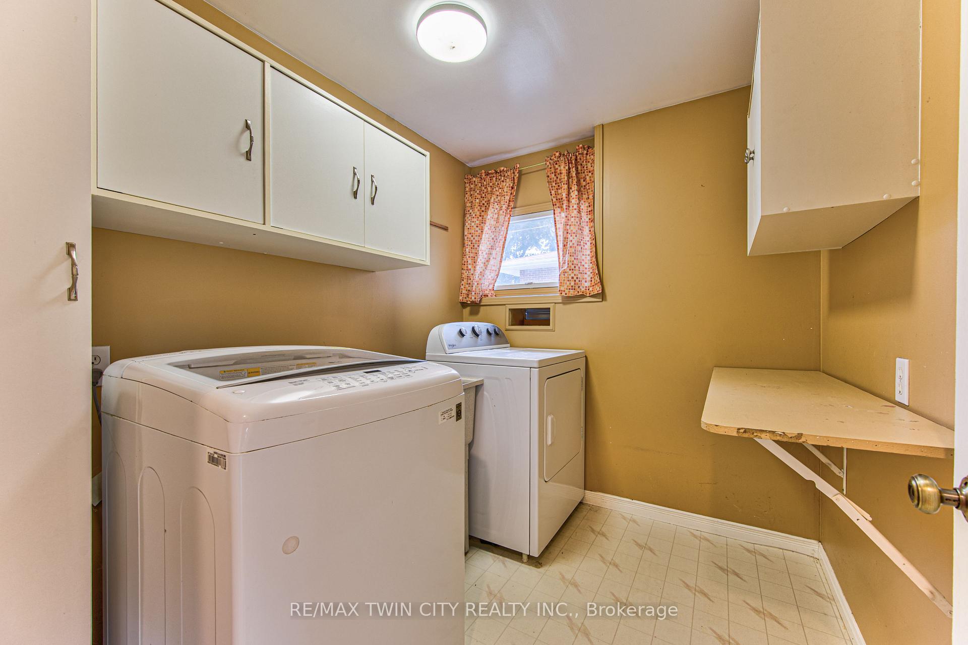 Photo 23 of 104 Springbank Crescent, Waterloo — HOMEH