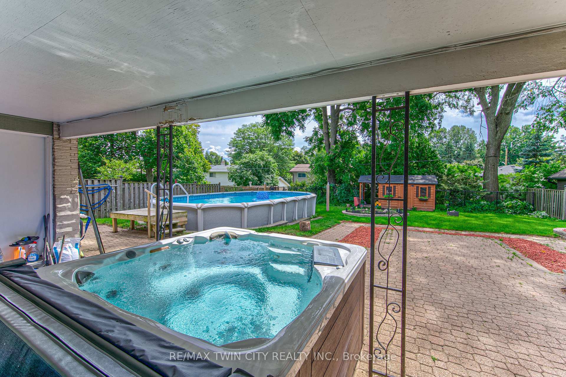 Photo 27 of 104 Springbank Crescent, Waterloo — HOMEH