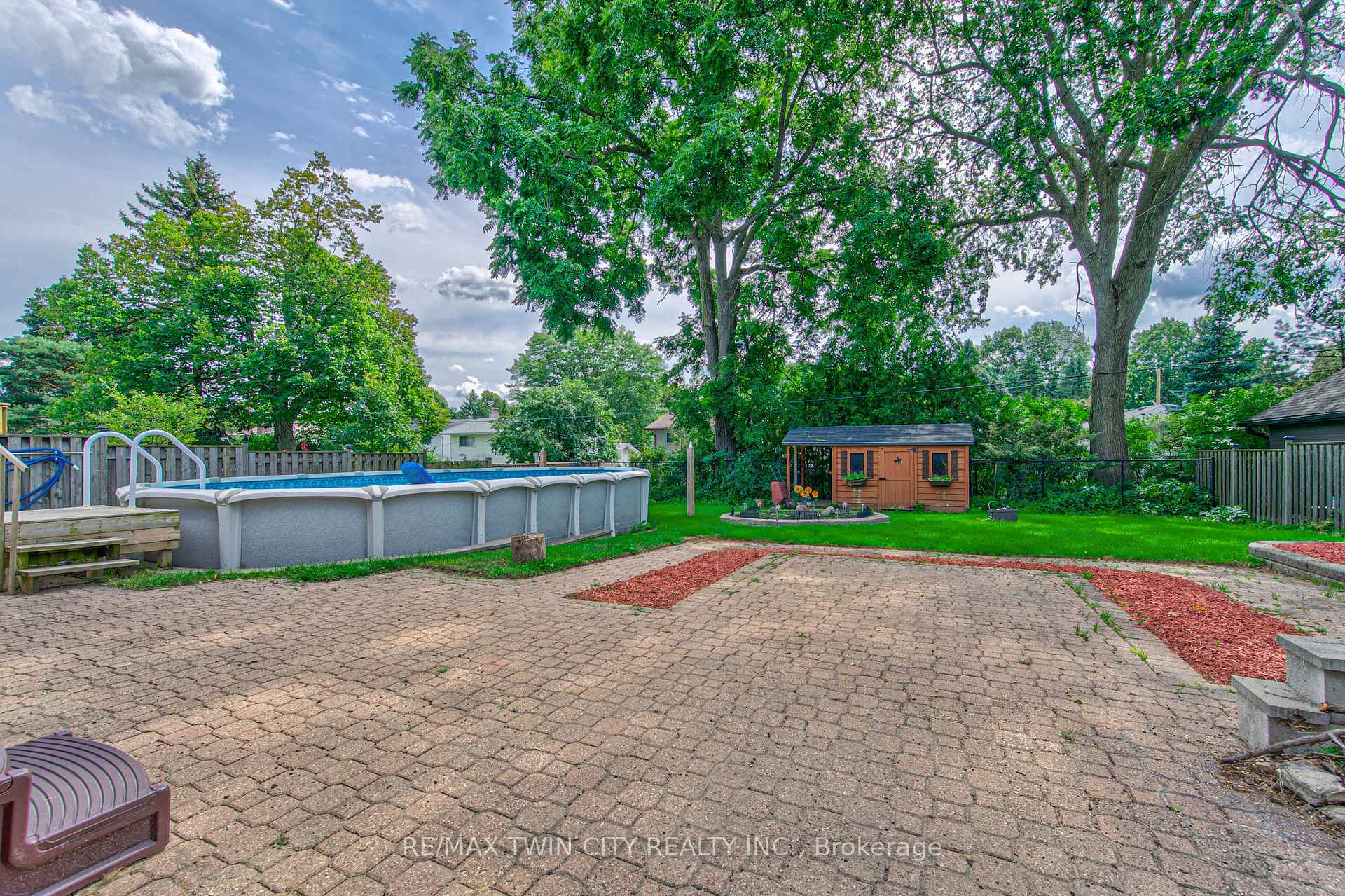 Photo 28 of 104 Springbank Crescent, Waterloo — HOMEH