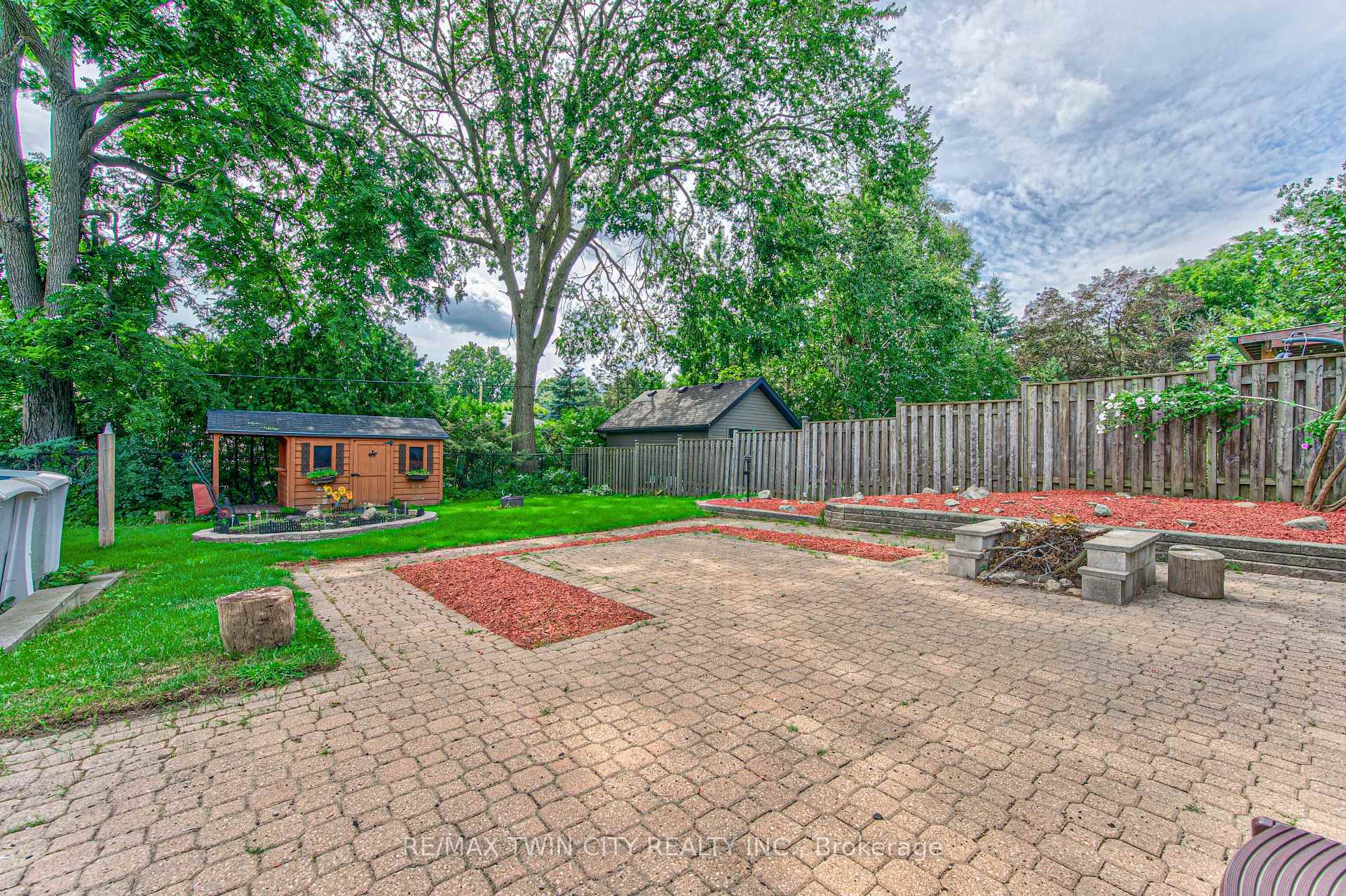 Photo 30 of 104 Springbank Crescent, Waterloo — HOMEH
